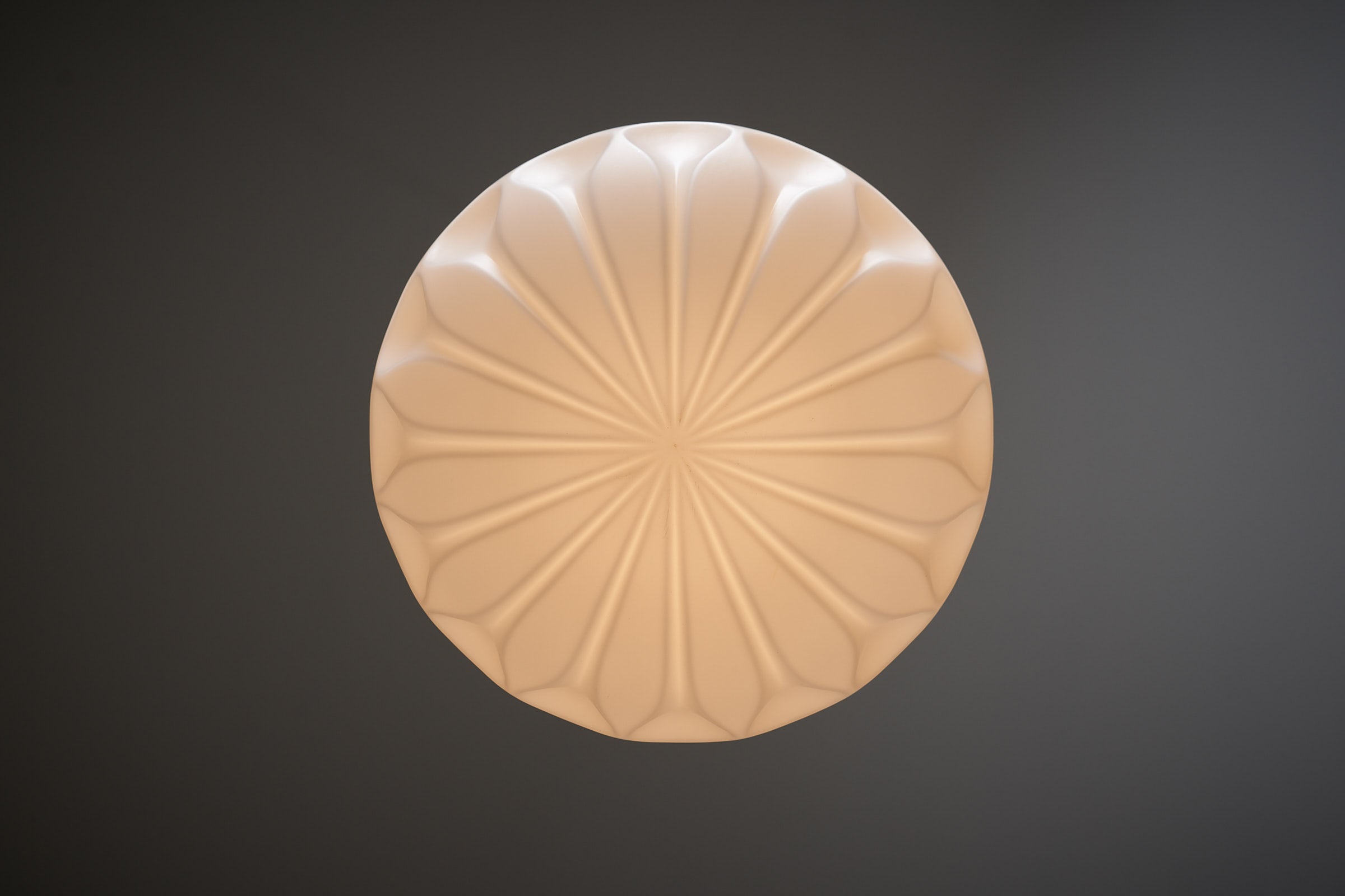 Opal_Glass_Pendant_with_Teardrop_Motive_Peill+Putzler