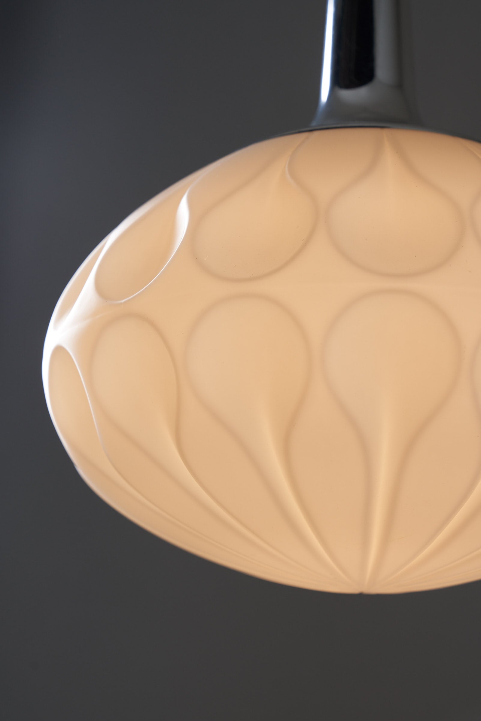 Opal_Glass_Pendant_with_Teardrop_Motive_Peill+Putzler