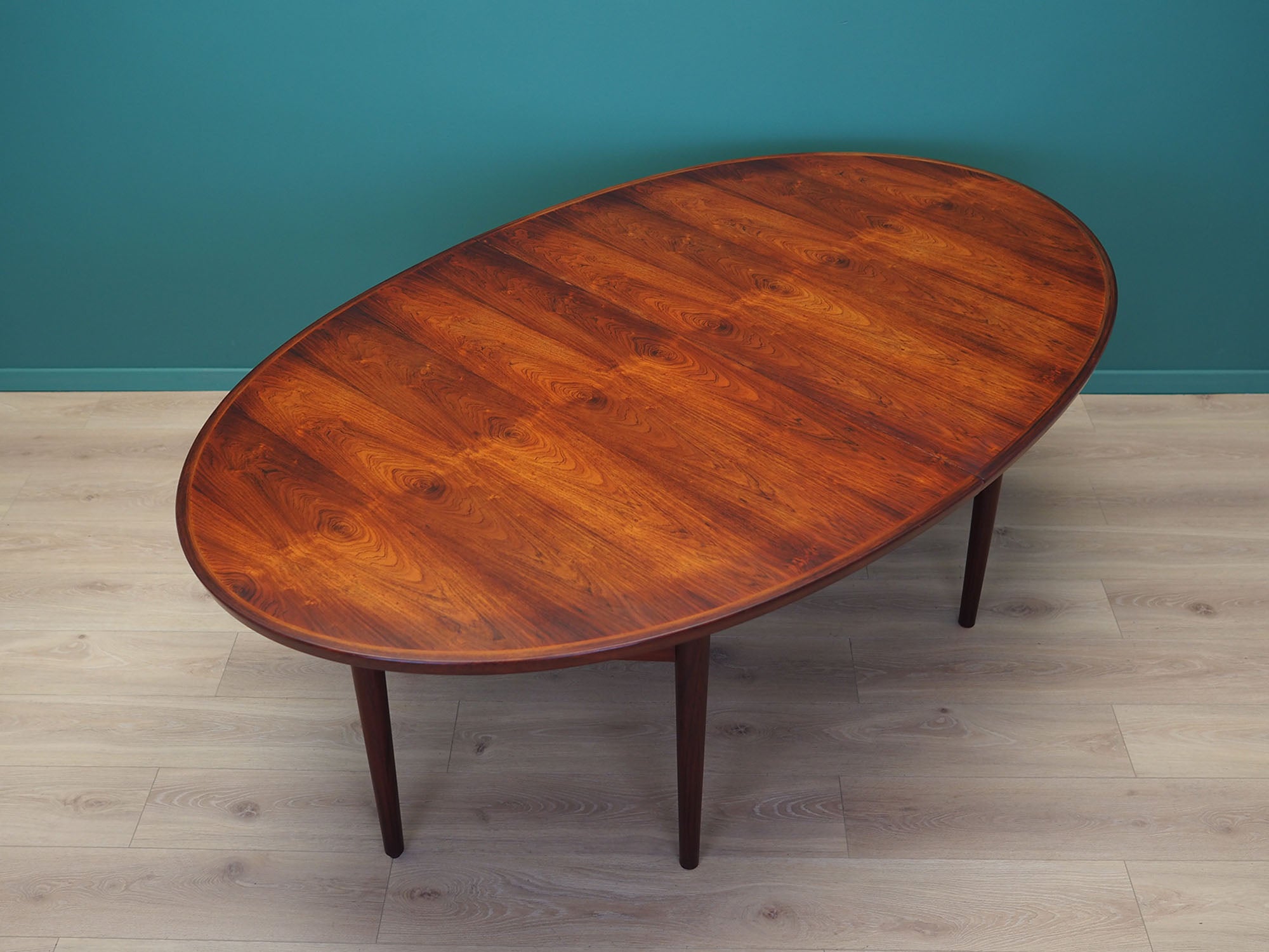Oval_rosewood_table_1950s_Danish_design_designer_Arne_Vodder_production_Sibast