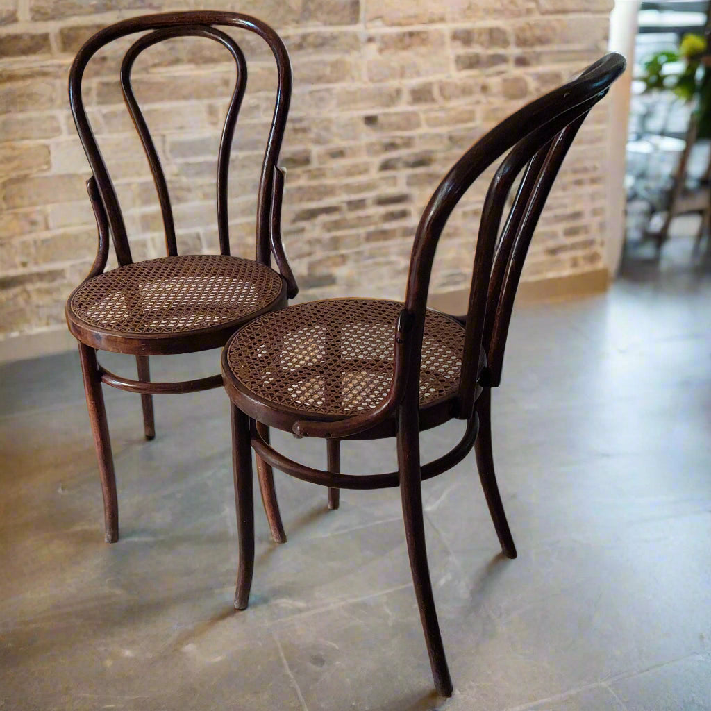 Pair_of_Thonet_Bistro_Dining_Chairs_made_in_Czechoslovakia_c1930
