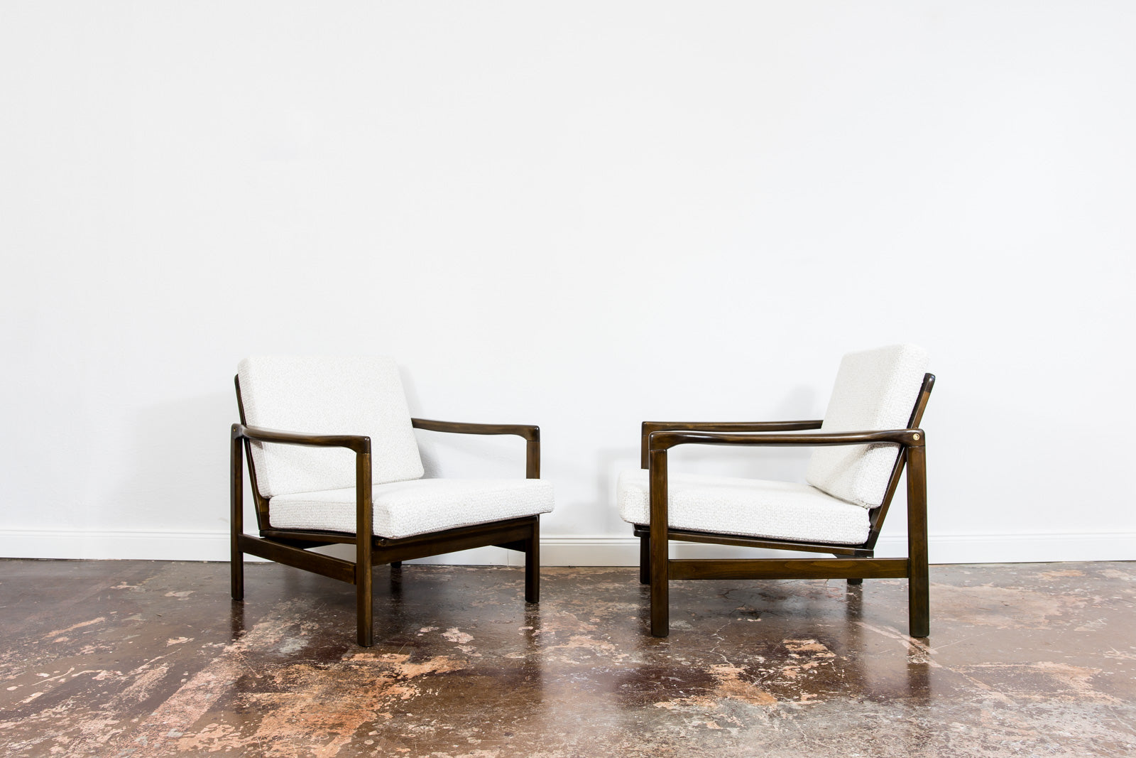 Pair_of_armchairs_B-7522_By_Zenon_B_czyk_Poland_1960_s