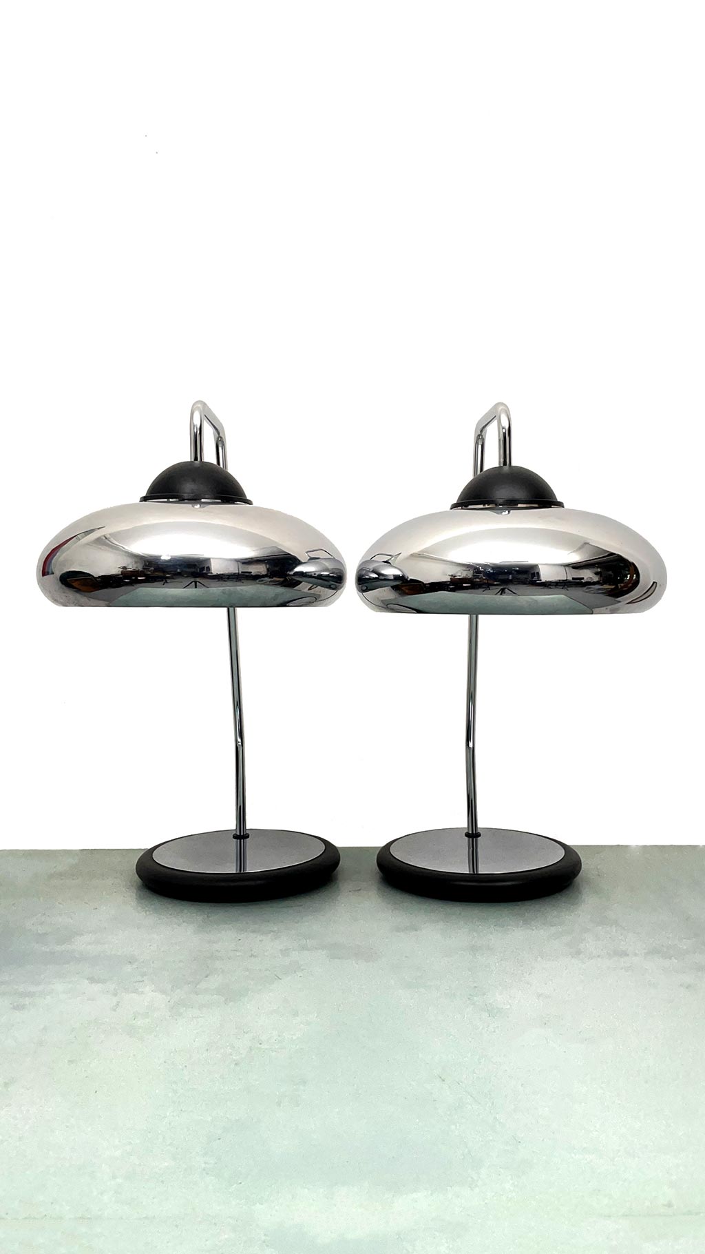 Pair_table_lamps_by Stilnovo