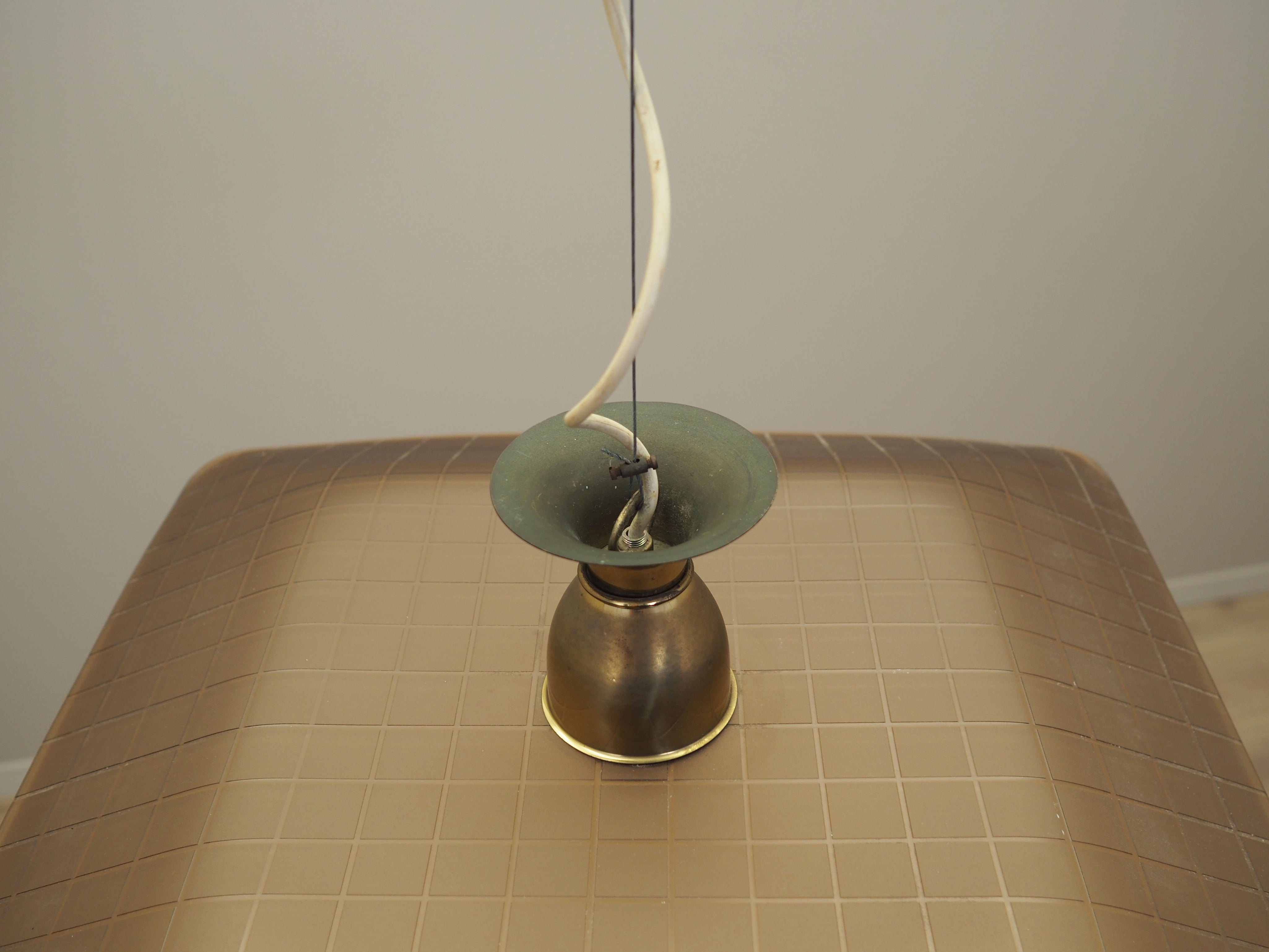 Pendant_lam_in_Italian_design_1970s_production_Italy