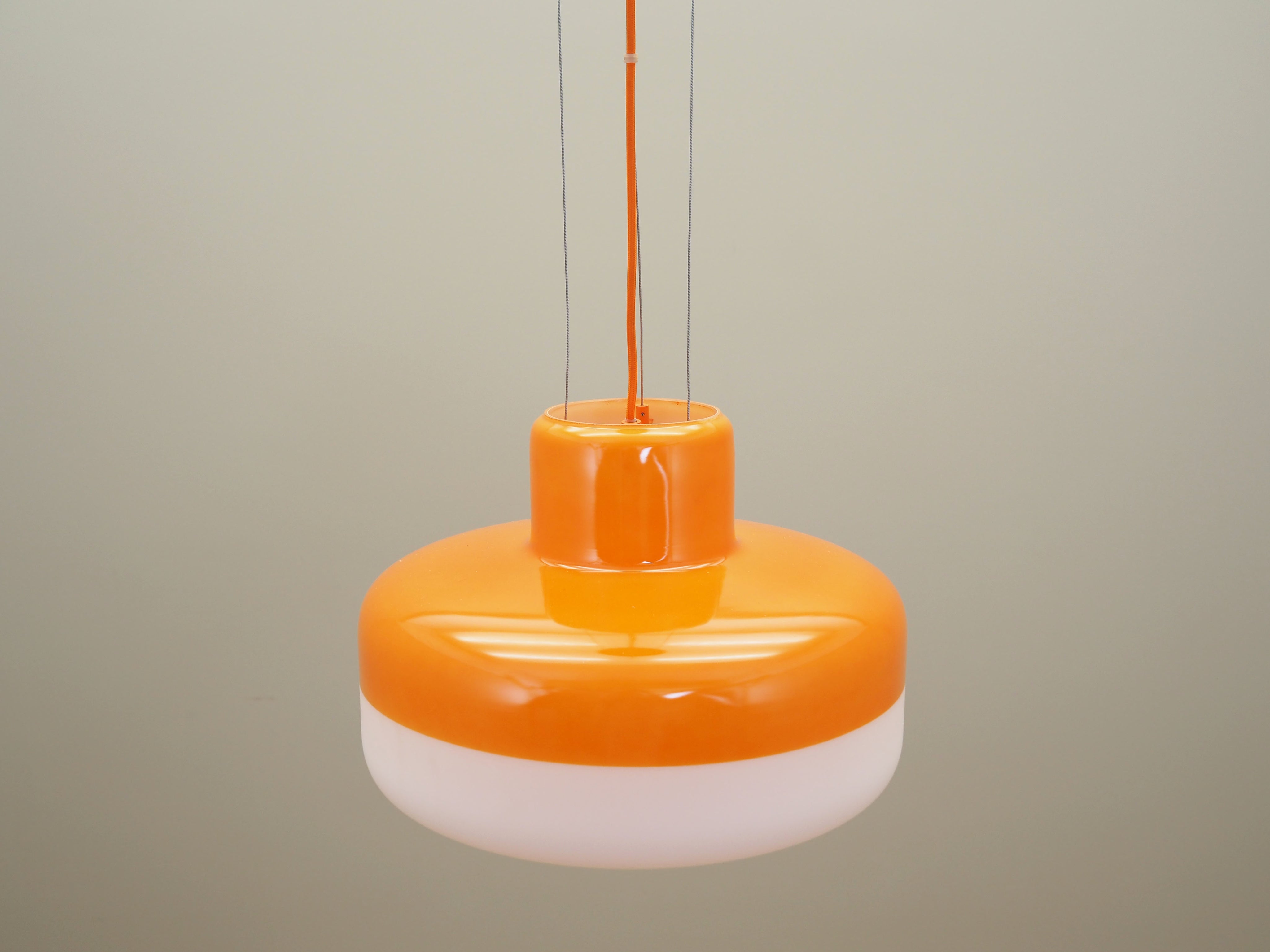 Pendant_lamp_Danish_design_00s_production_BoConcept