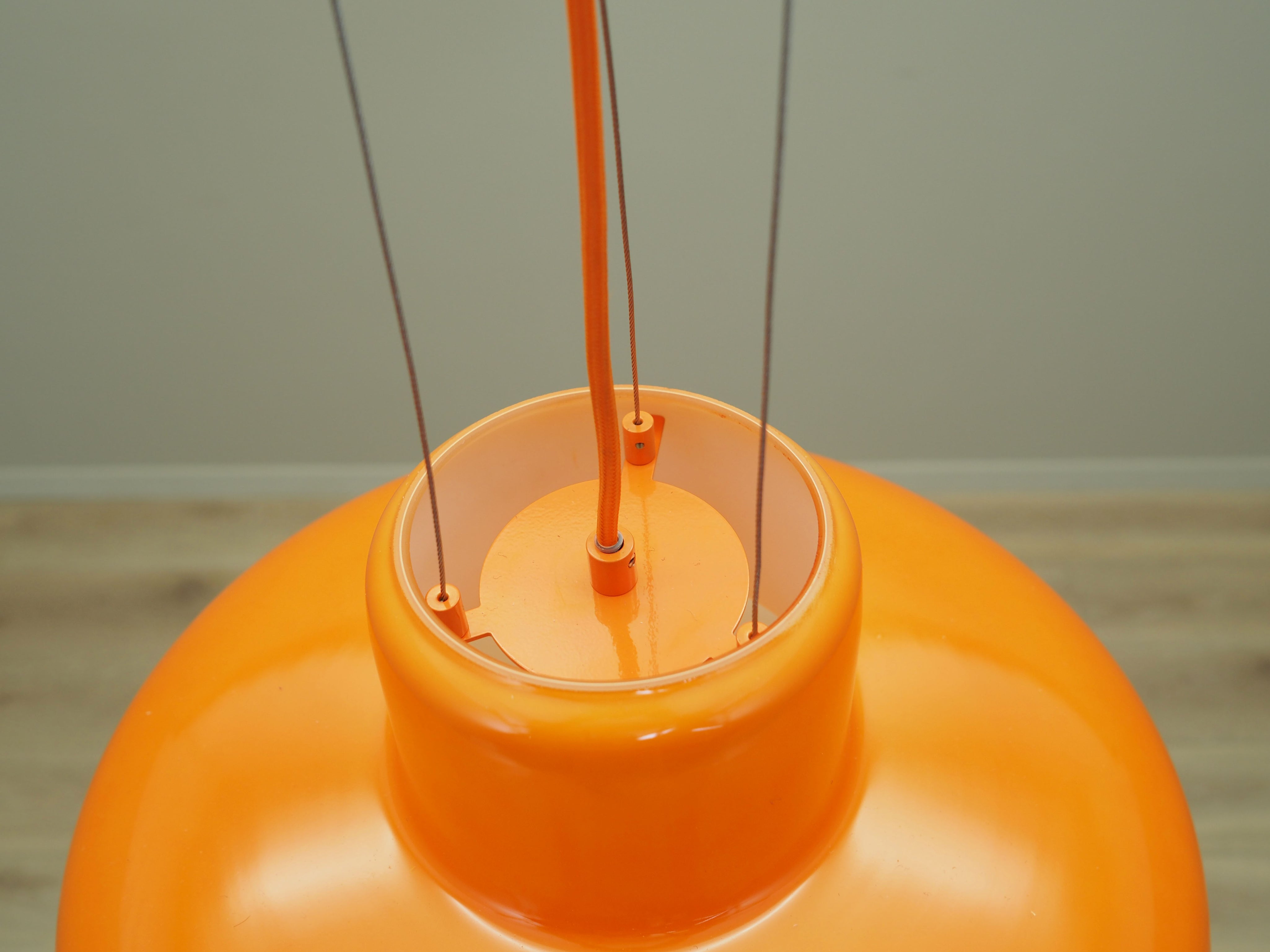 Pendant_lamp_Danish_design_00s_production_BoConcept