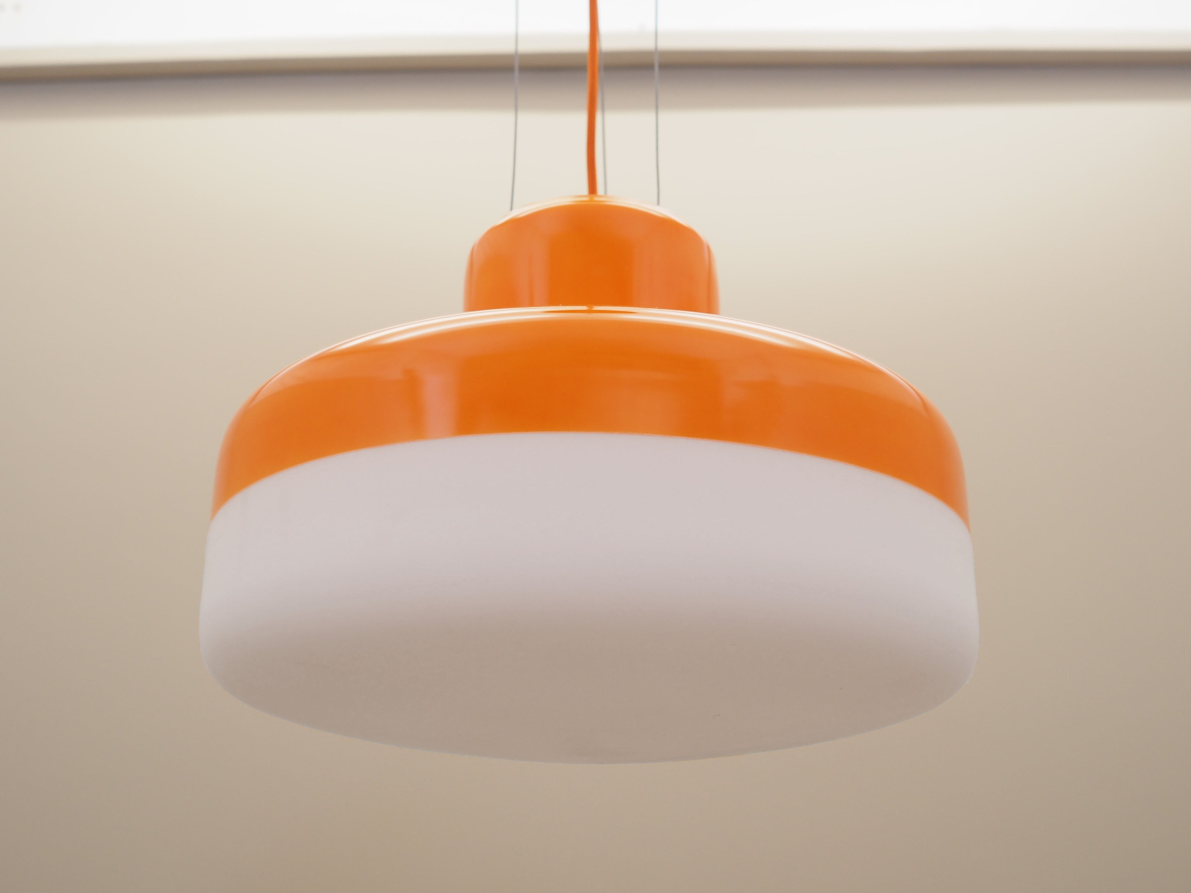 Pendant_lamp_Danish_design_00s_production_BoConcept