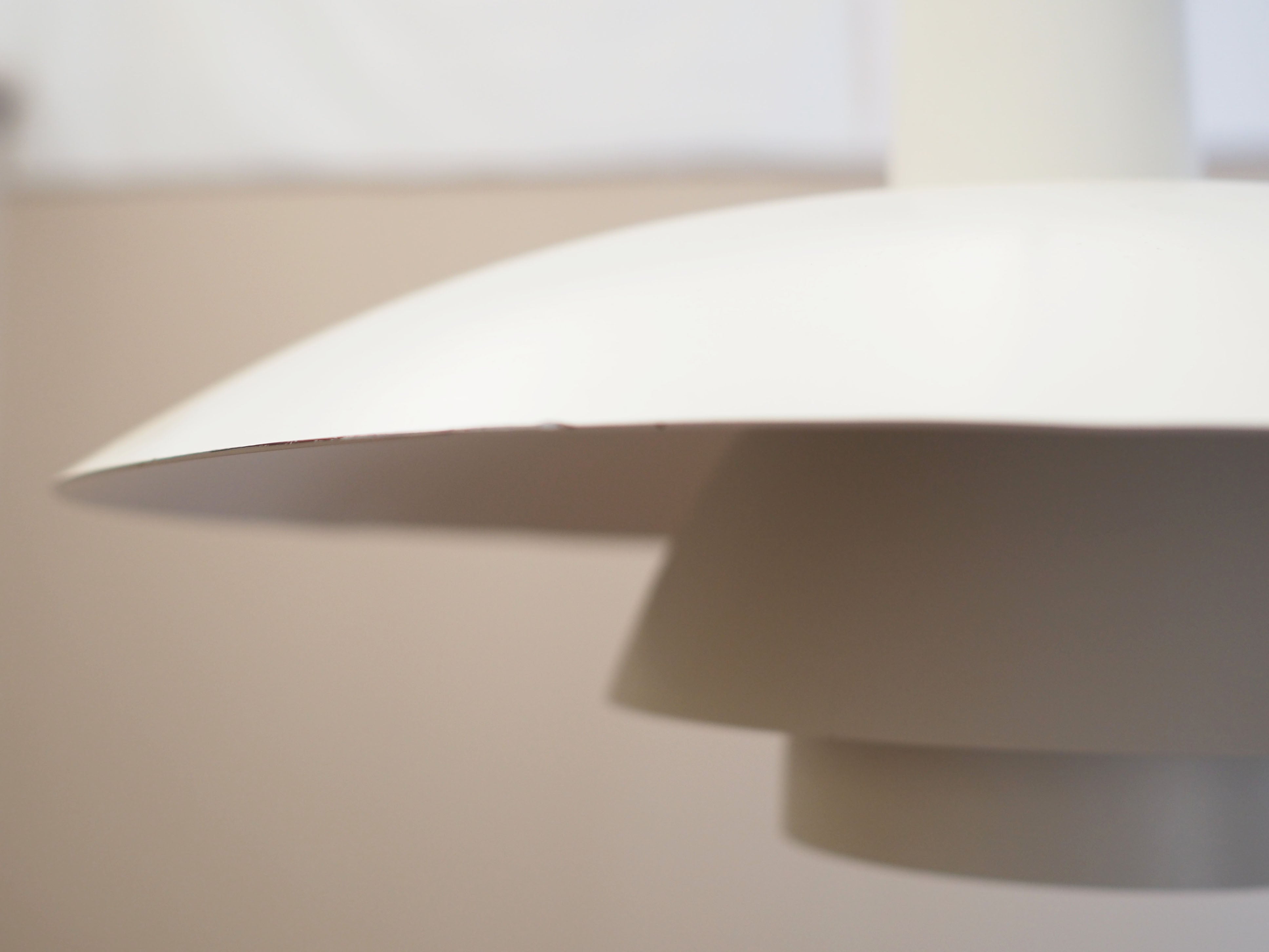 Pendant_lamp_Danish_design_1960s_designer_Poul_Henningsen