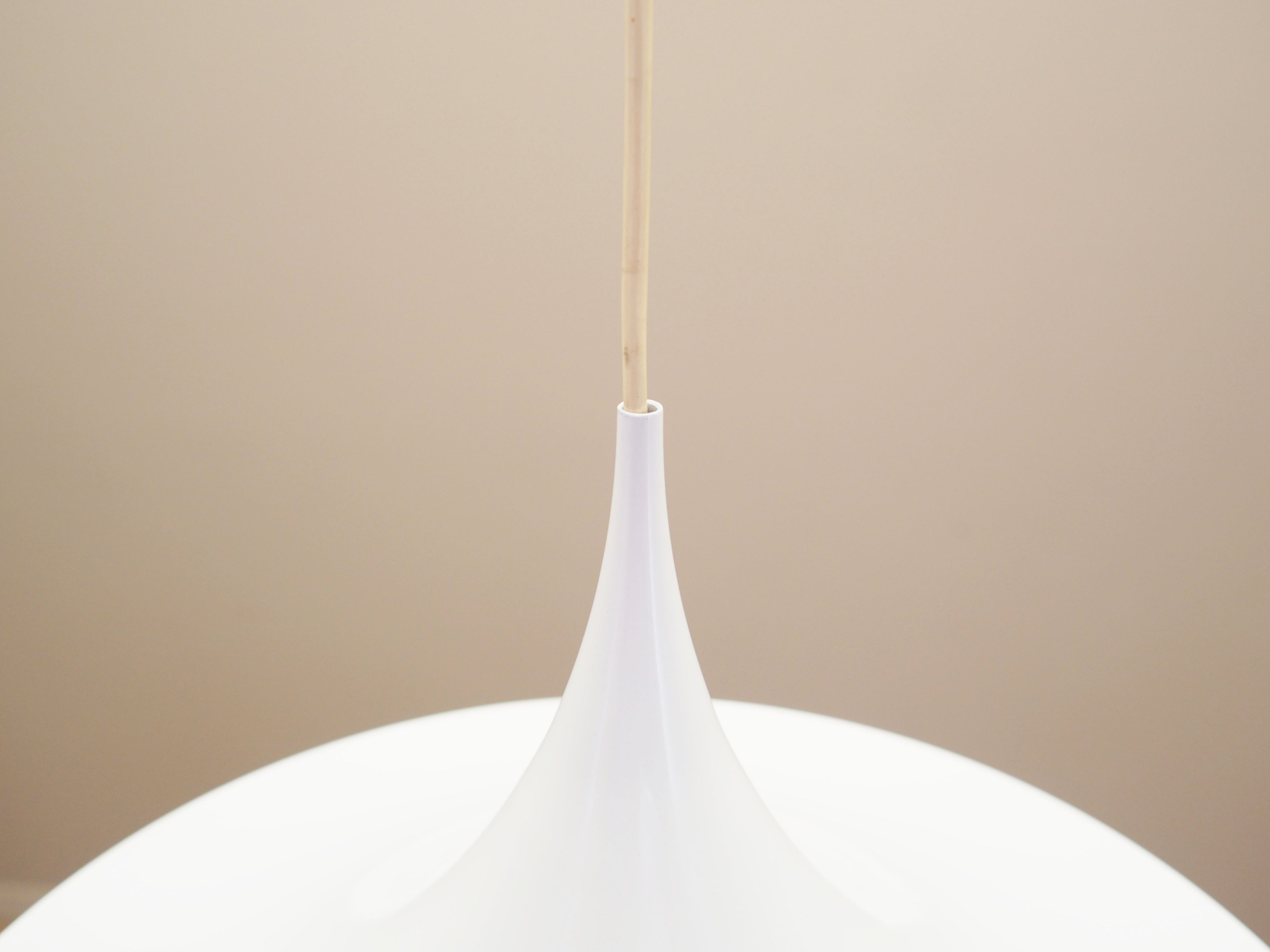 Pendant_lamp_Danish_design_1970s_production_Denmark
