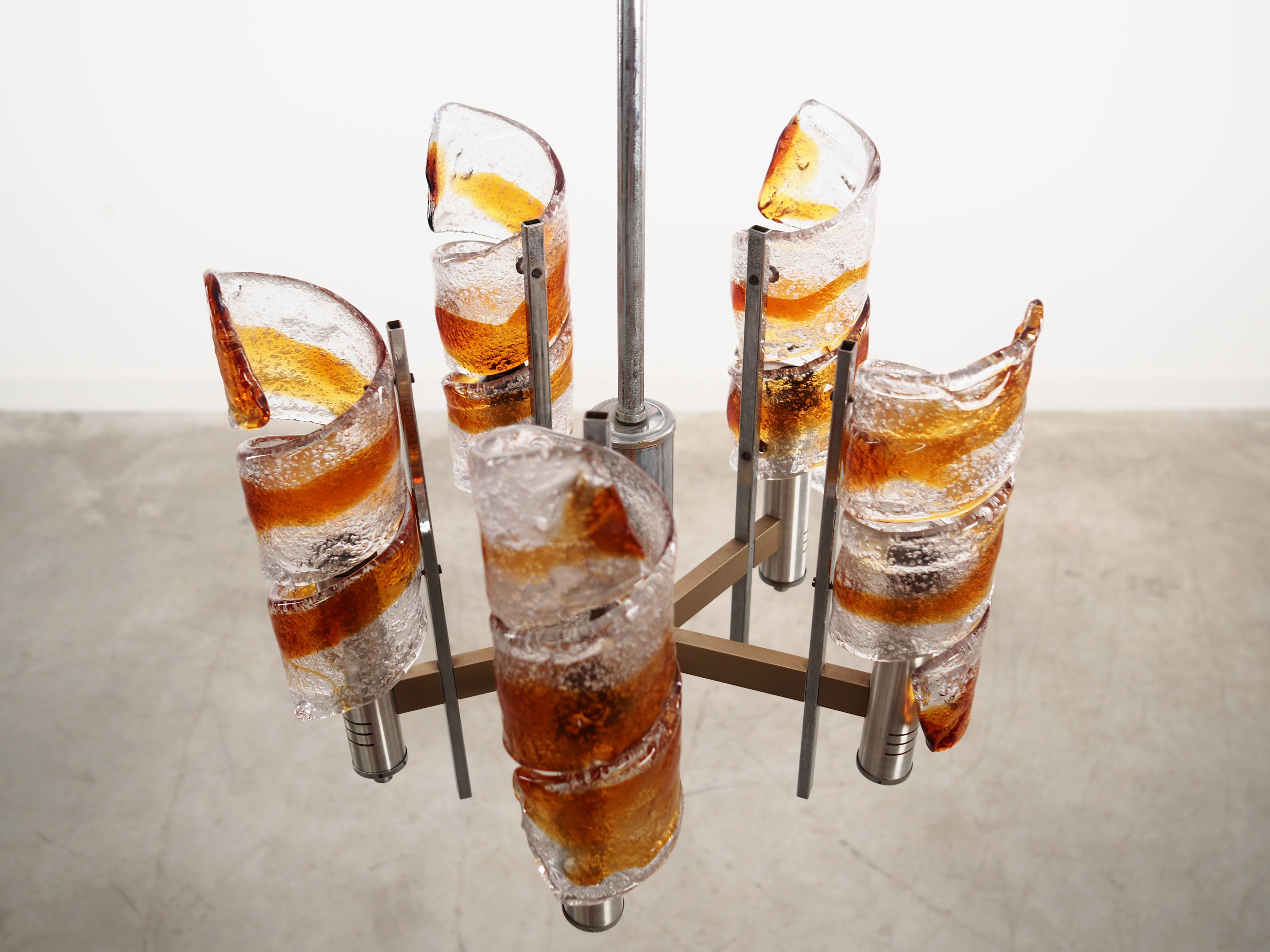 Pendant_lamp_in_Murano_glass_from_1970s