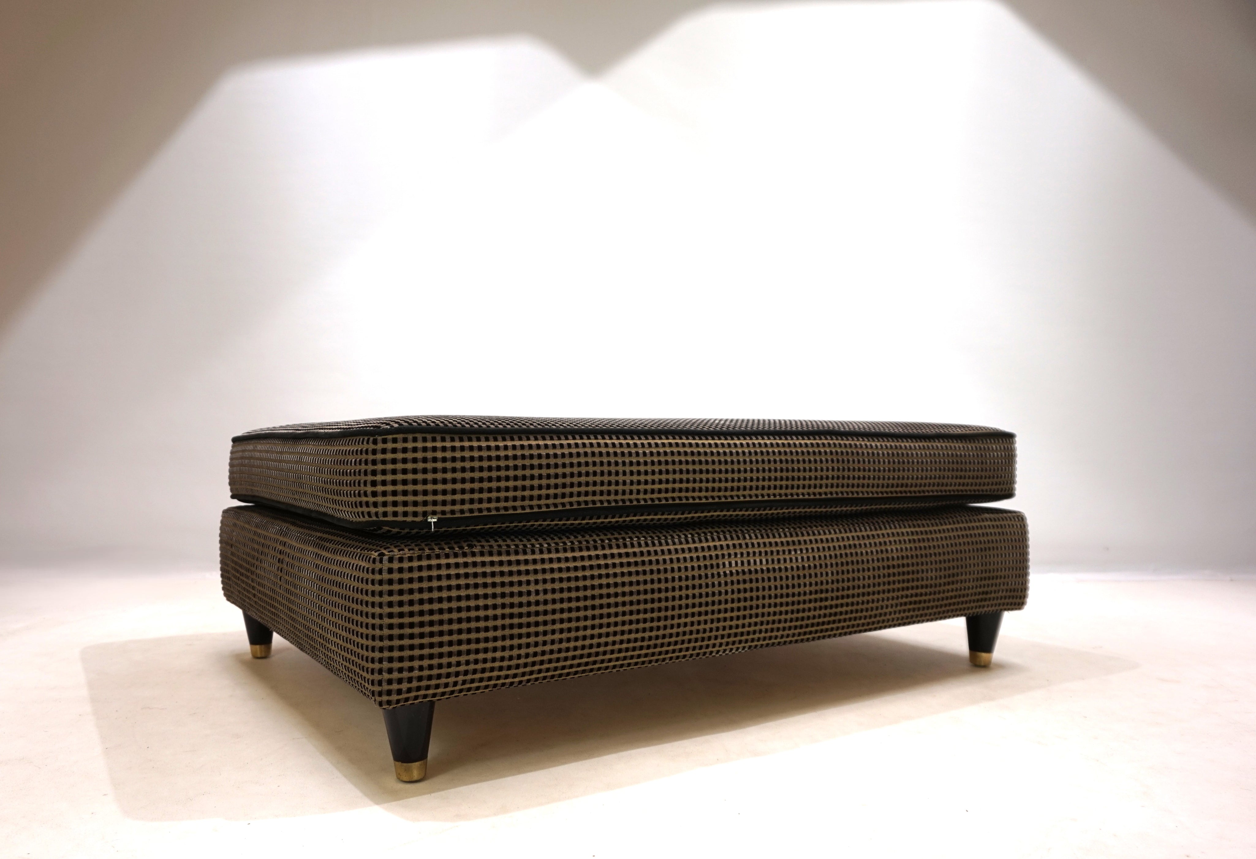Pierre_Cardin_Ottoman_1970