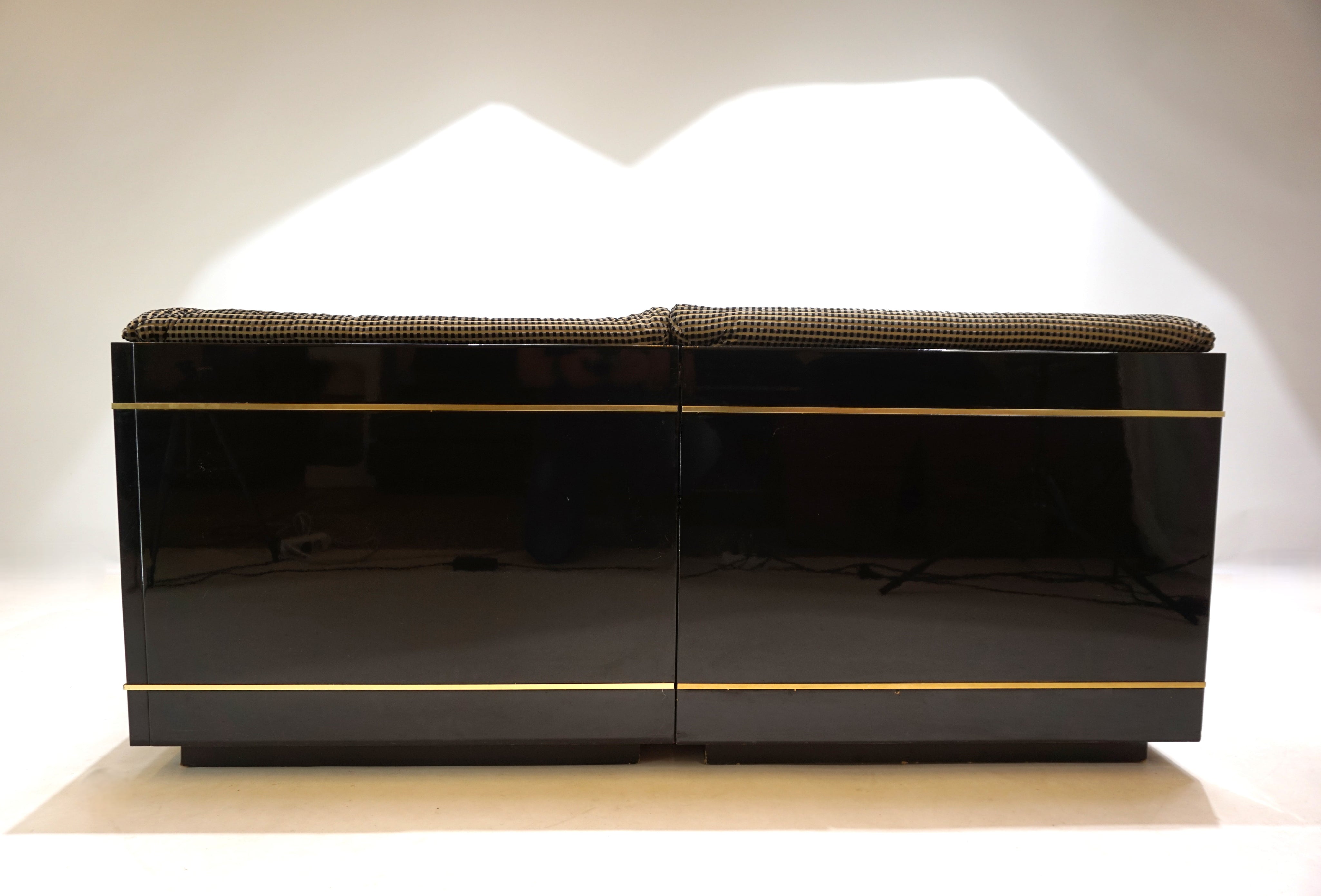 Pierre_Cardin_two-seater_sofa_1970