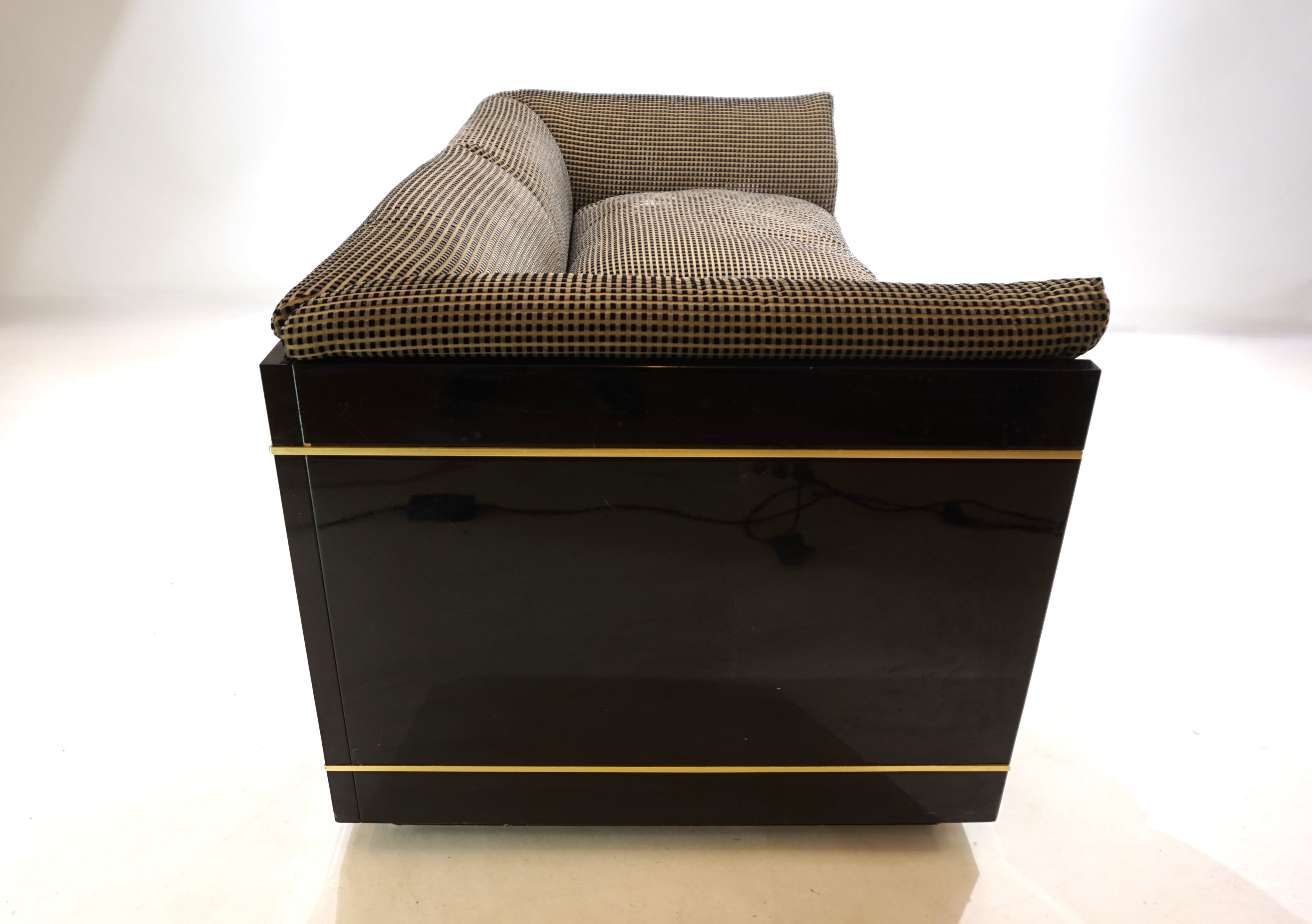 Pierre_Cardin_two-seater_sofa_1970