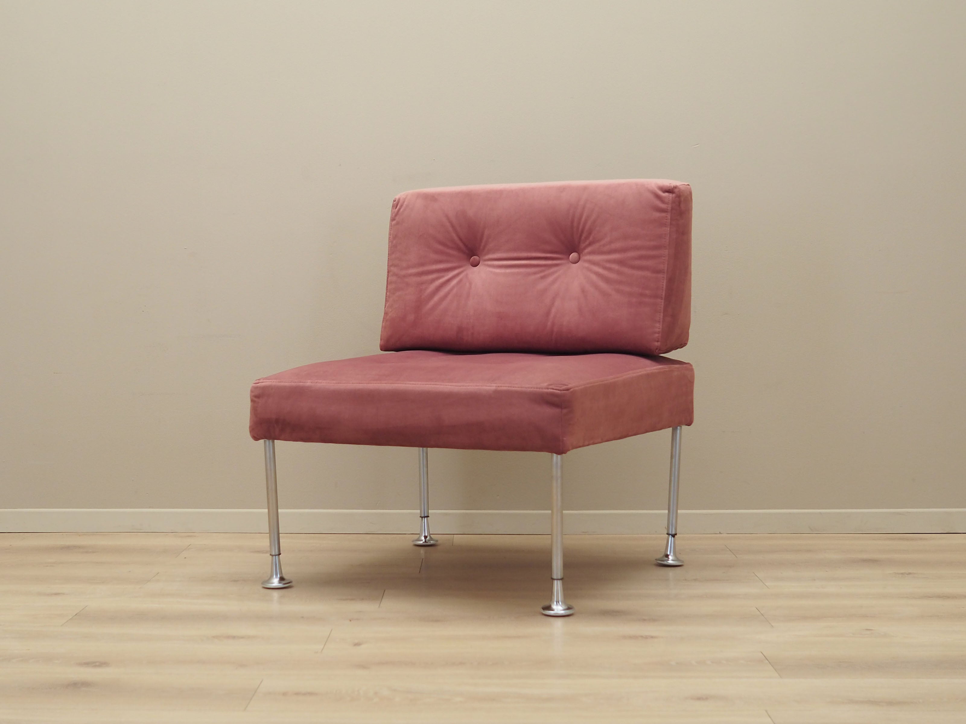 Pink_armchair_Danish_design_1960s_designer_Poul_Cadovius_manufacturer_France_S_n