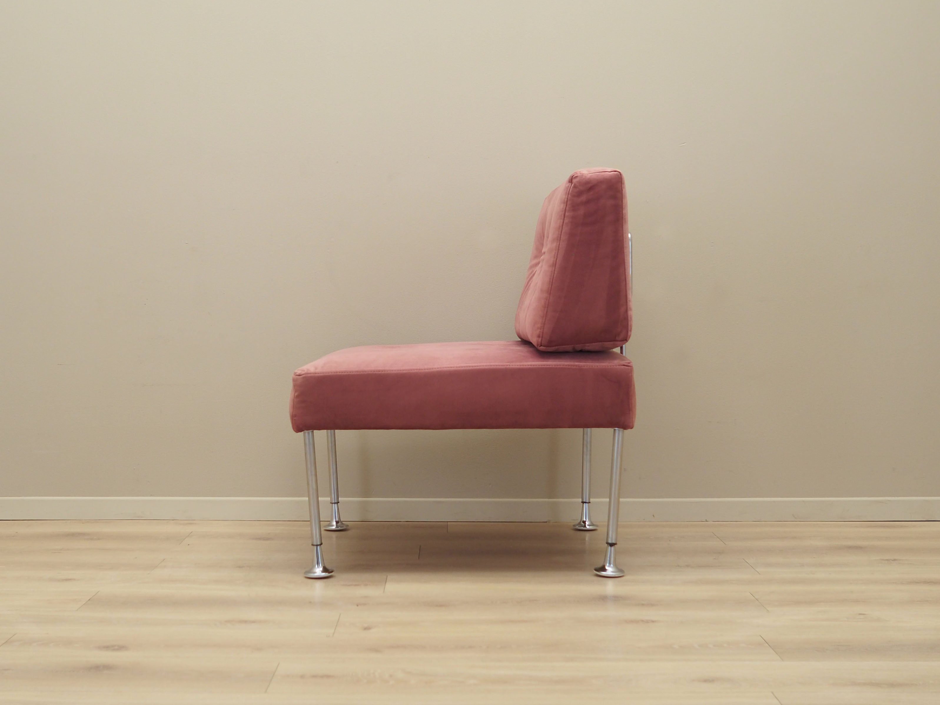 Pink_armchair_Danish_design_1960s_designer_Poul_Cadovius_manufacturer_France_S_n