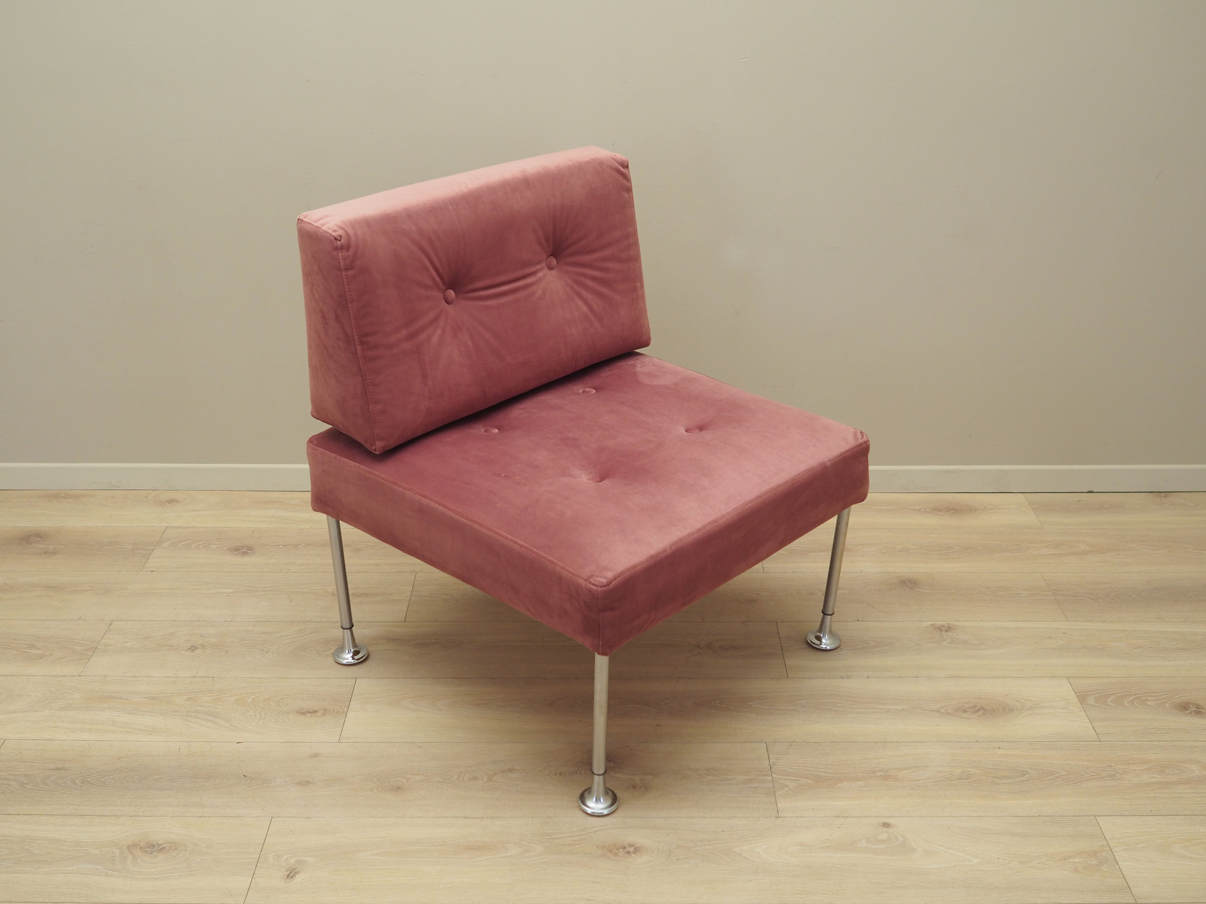 Pink_armchair_Danish_design_1960s_designer_Poul_Cadovius_manufacturer_France_S_n