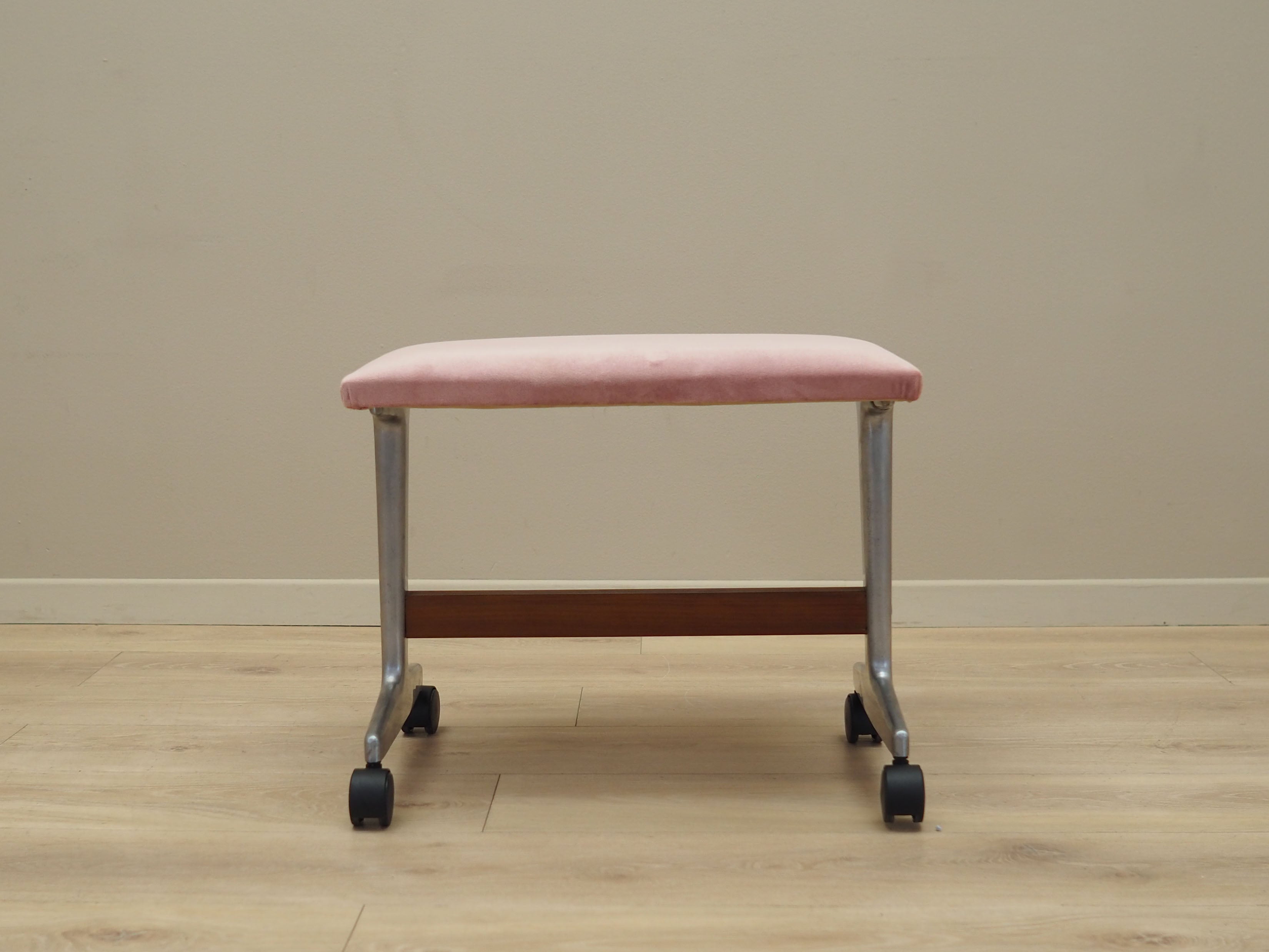 Pink_footrest_Danish_design_1960s_production_Denmark