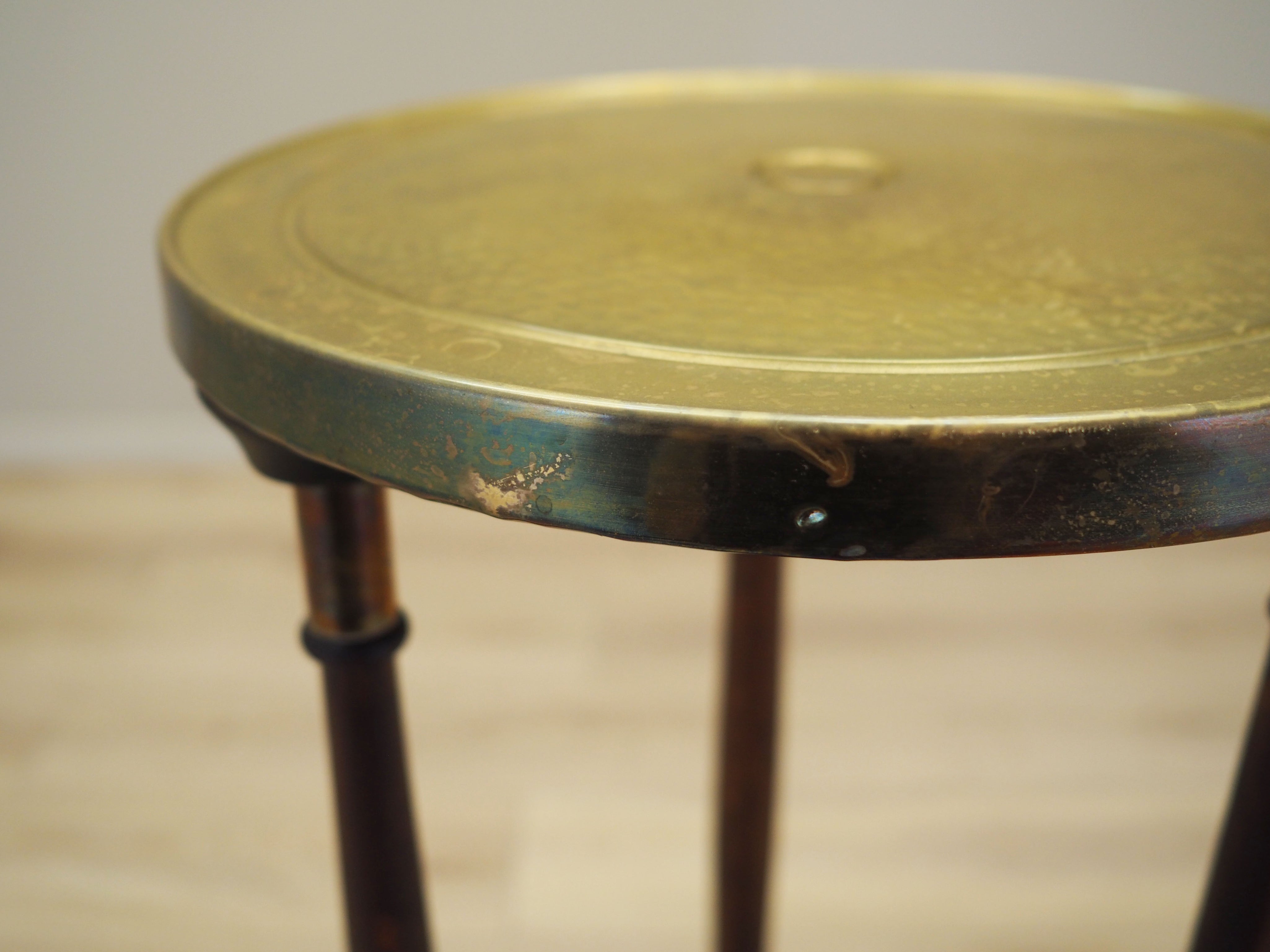 Plant_stand_Danish_design_from_1970s_production_Denmark