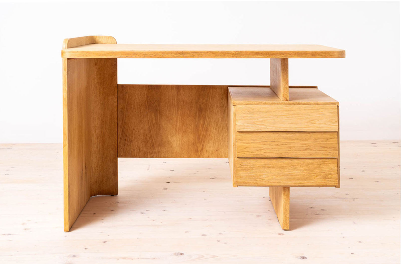 Postmodern_Desk_Writing_Table_by_Bohumil_Landsman_Oak_Veneer_1970s