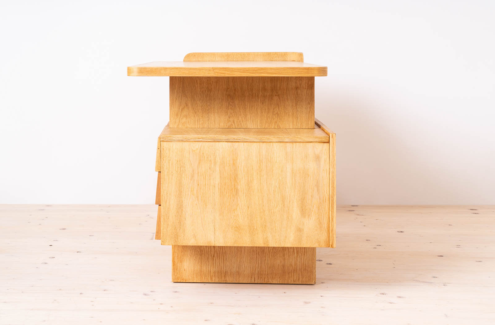 Postmodern_Desk_Writing_Table_by_Bohumil_Landsman_Oak_Veneer_1970s