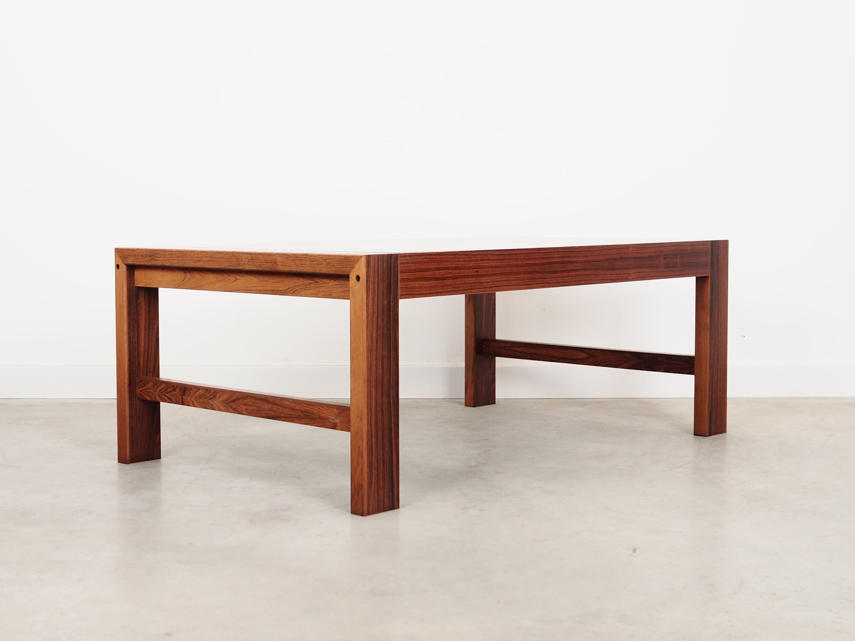 Rosewood_bench_Danish_design_1970s_production_Denmark