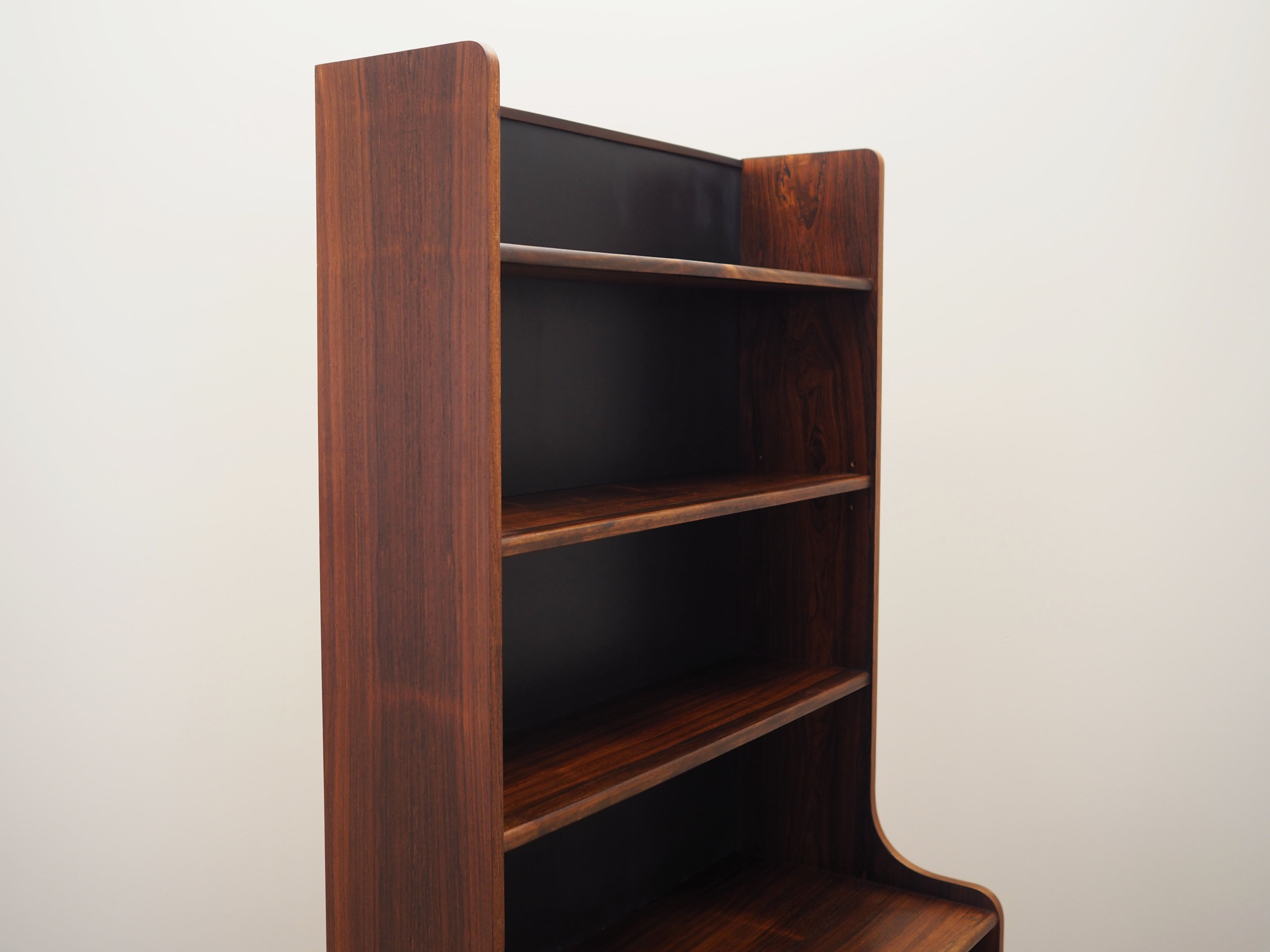 Rosewood_bookcase_Danish_design_1960s_production_Denmark