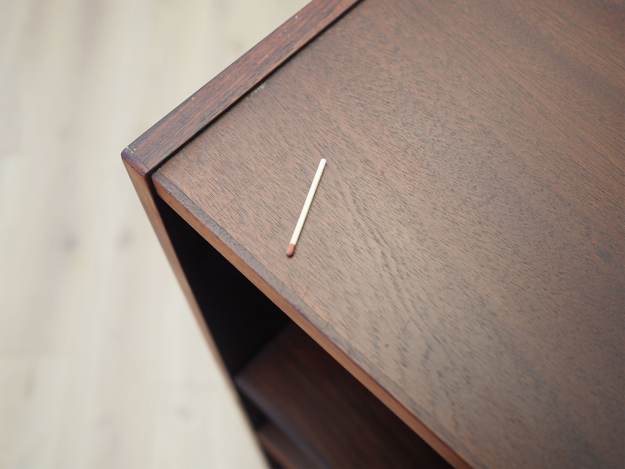 Rosewood_bookcase_Danish_design_1960s_production_Denmark