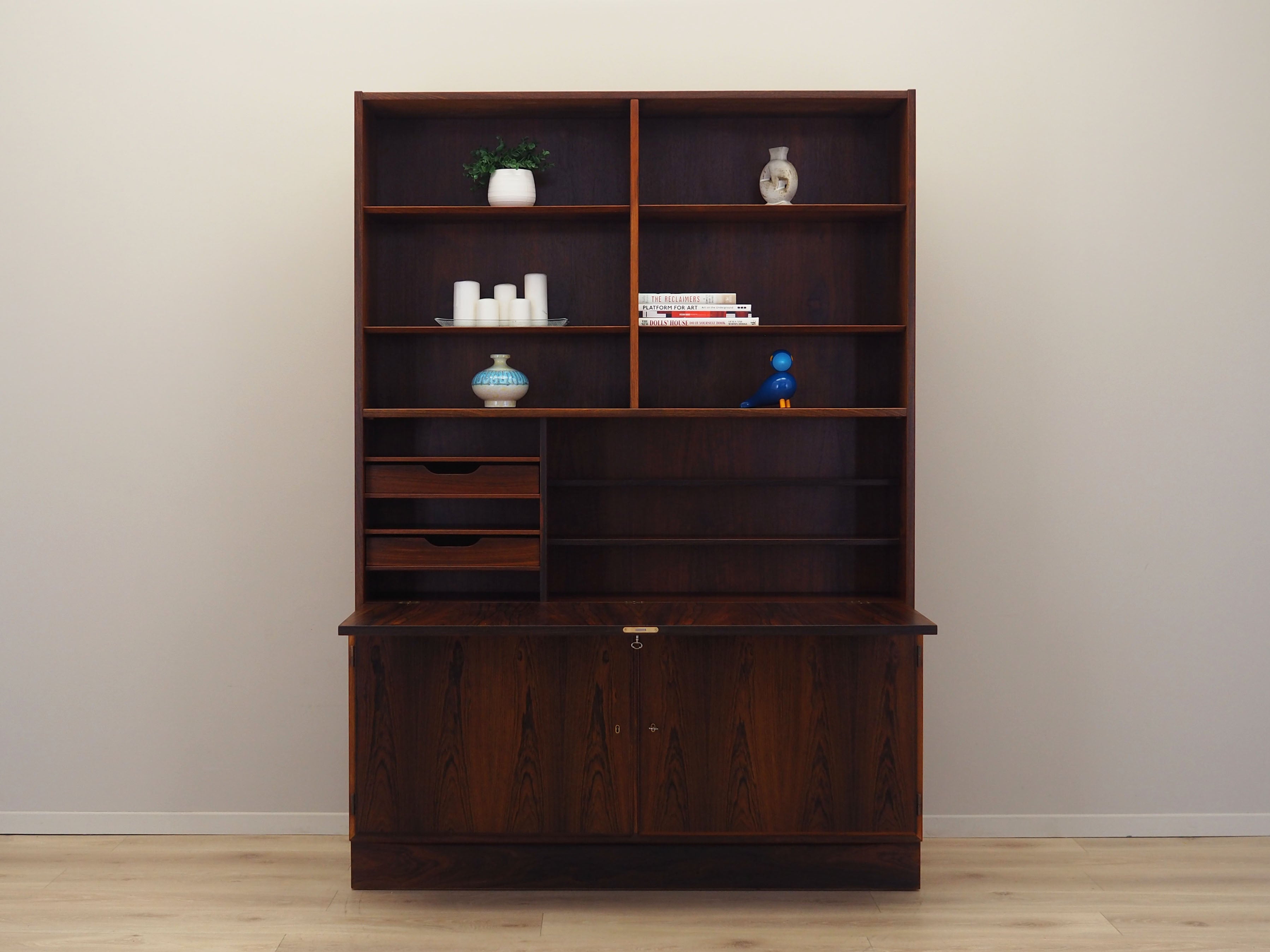 Rosewood_bookcase_Danish_design_1970s_designer_Carlo_Jensen_production_Hundevad