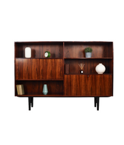 Rosewood_bookcase_in_Danish_design_1970s_designer_Erik_Jensen_production_Westergaards_M_belfabrik