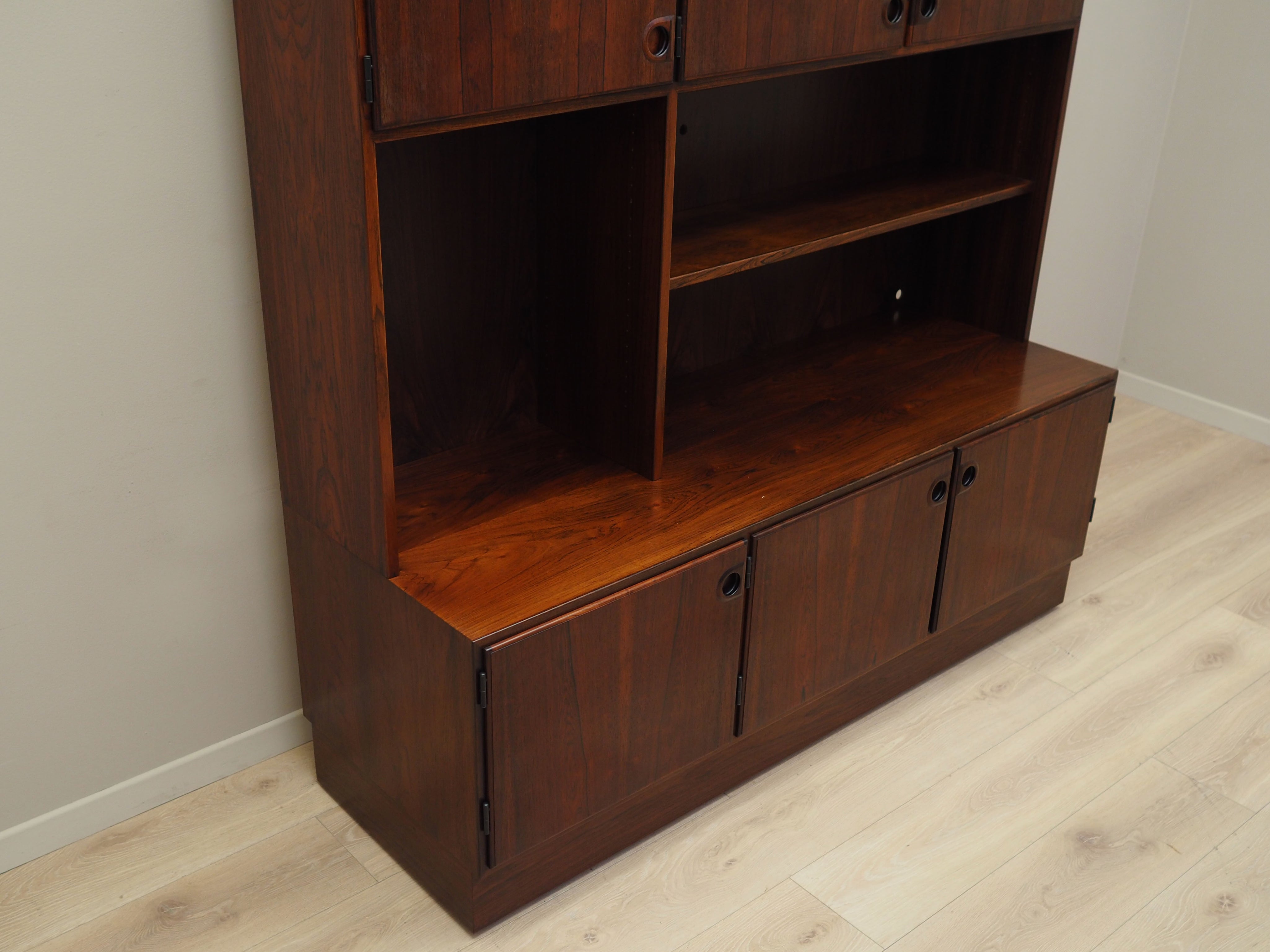 Rosewood_bookcase_in_Danish_design_1970s_designer_Svend_Langkilde