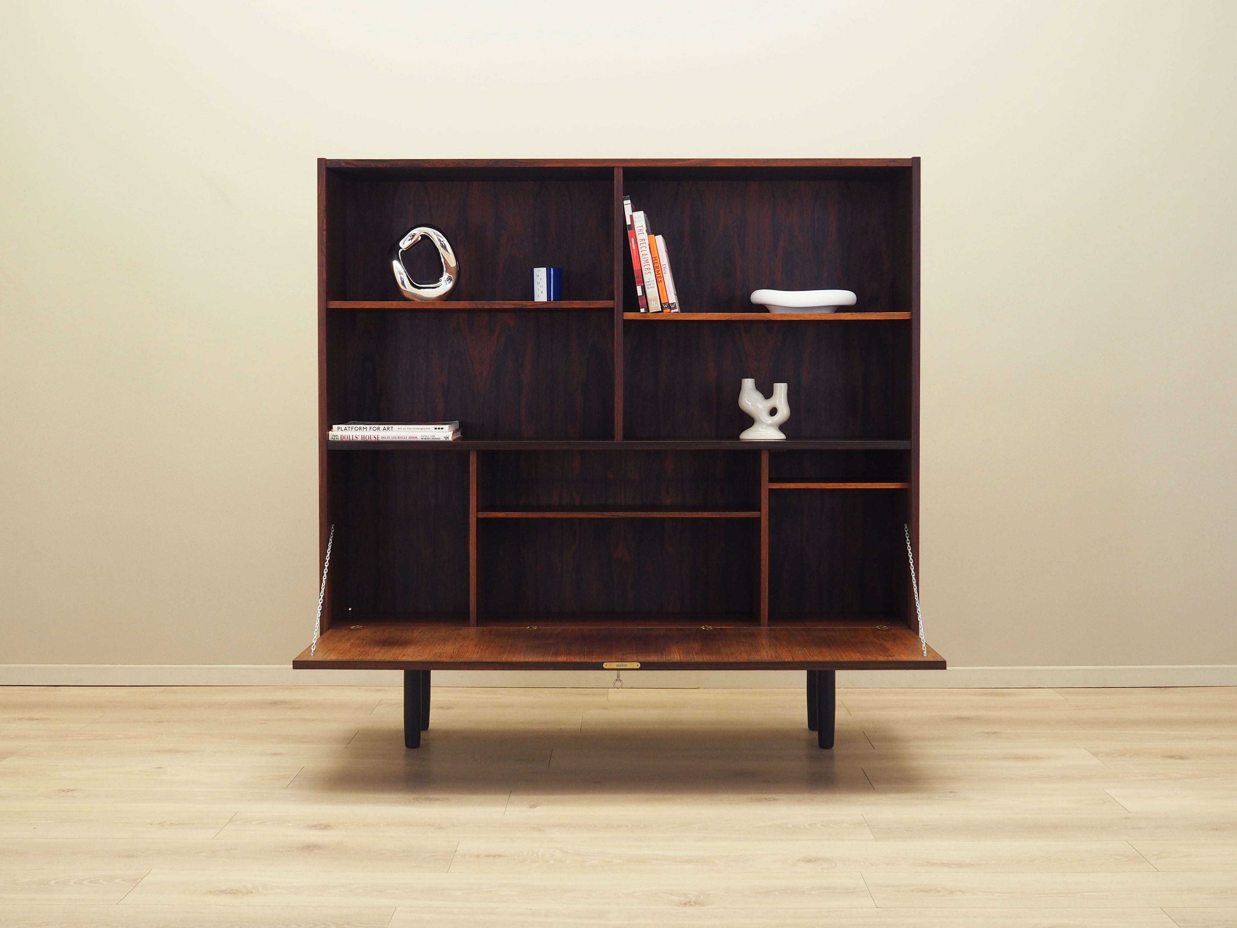 Rosewood_bookcase_in_Danish_design_from_1970s