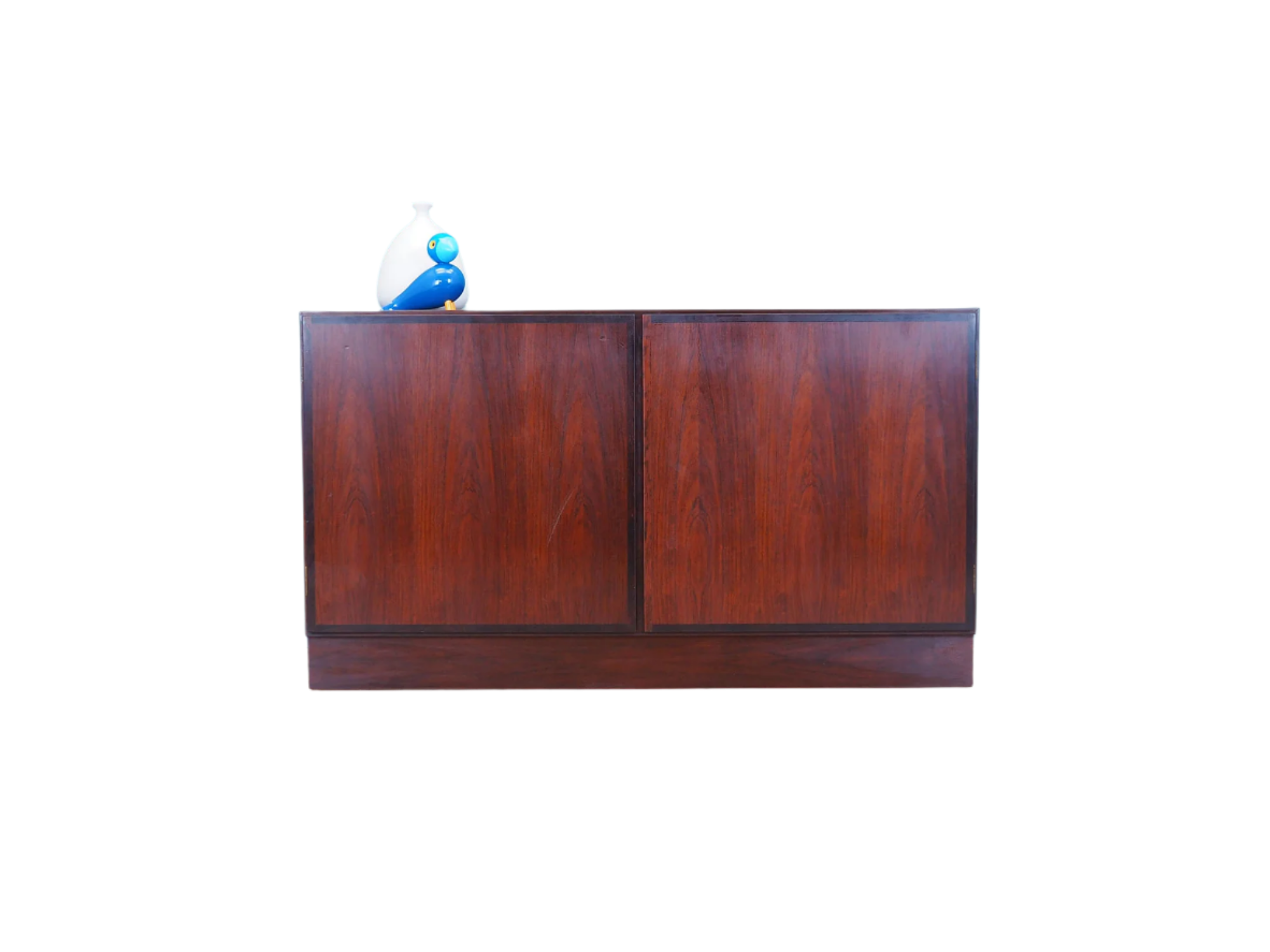 Rosewood_cabinet_Danish_design_1960s_manufacturer_Omann_Jun