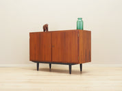 Rosewood_cabinet_Danish_design_1970s_designer_Carlo_Jensen_production_Hundevad