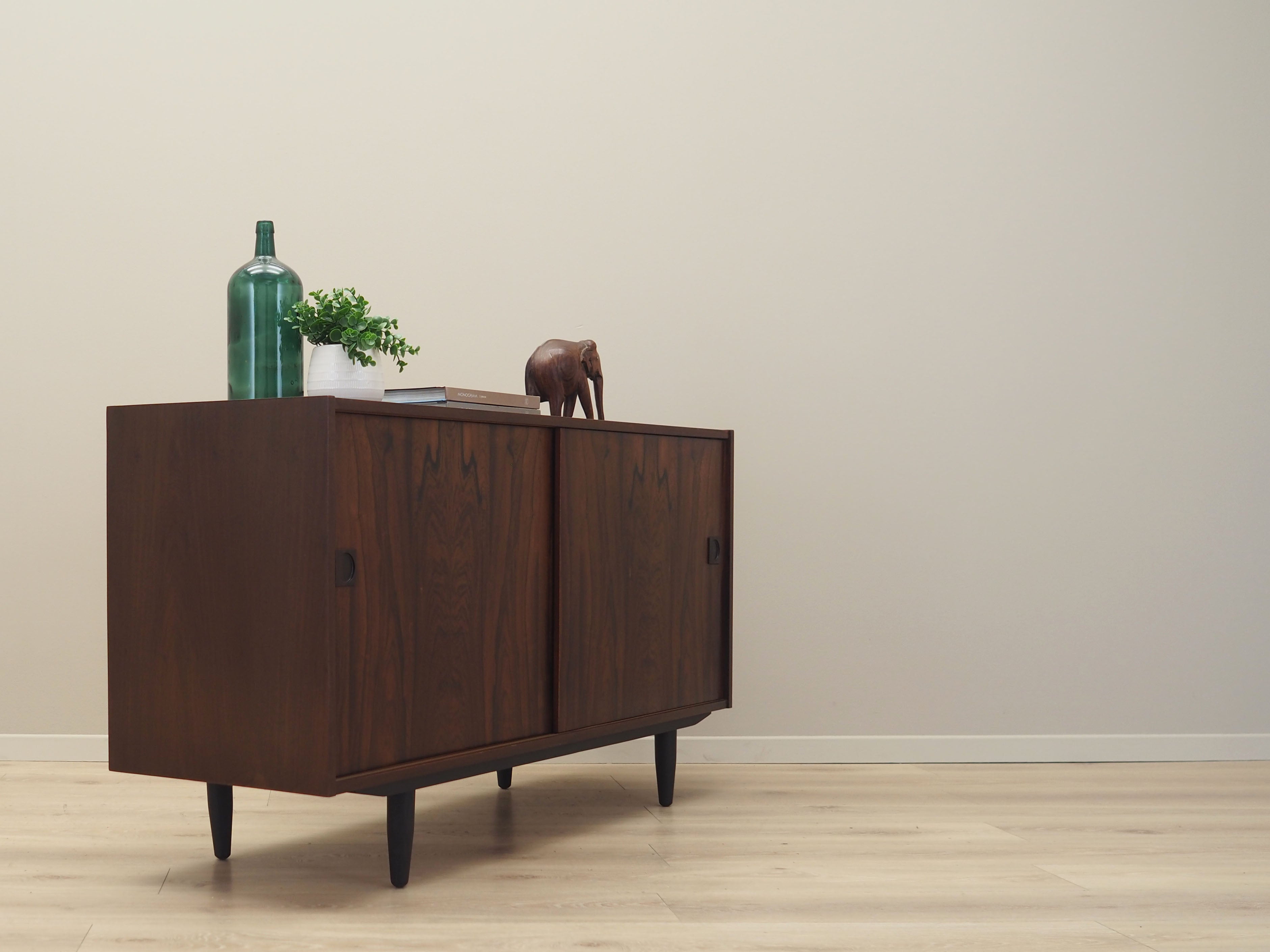Rosewood_cabinet_Danish_design_1970s_manufacturer_Fars_M_belfabrik
