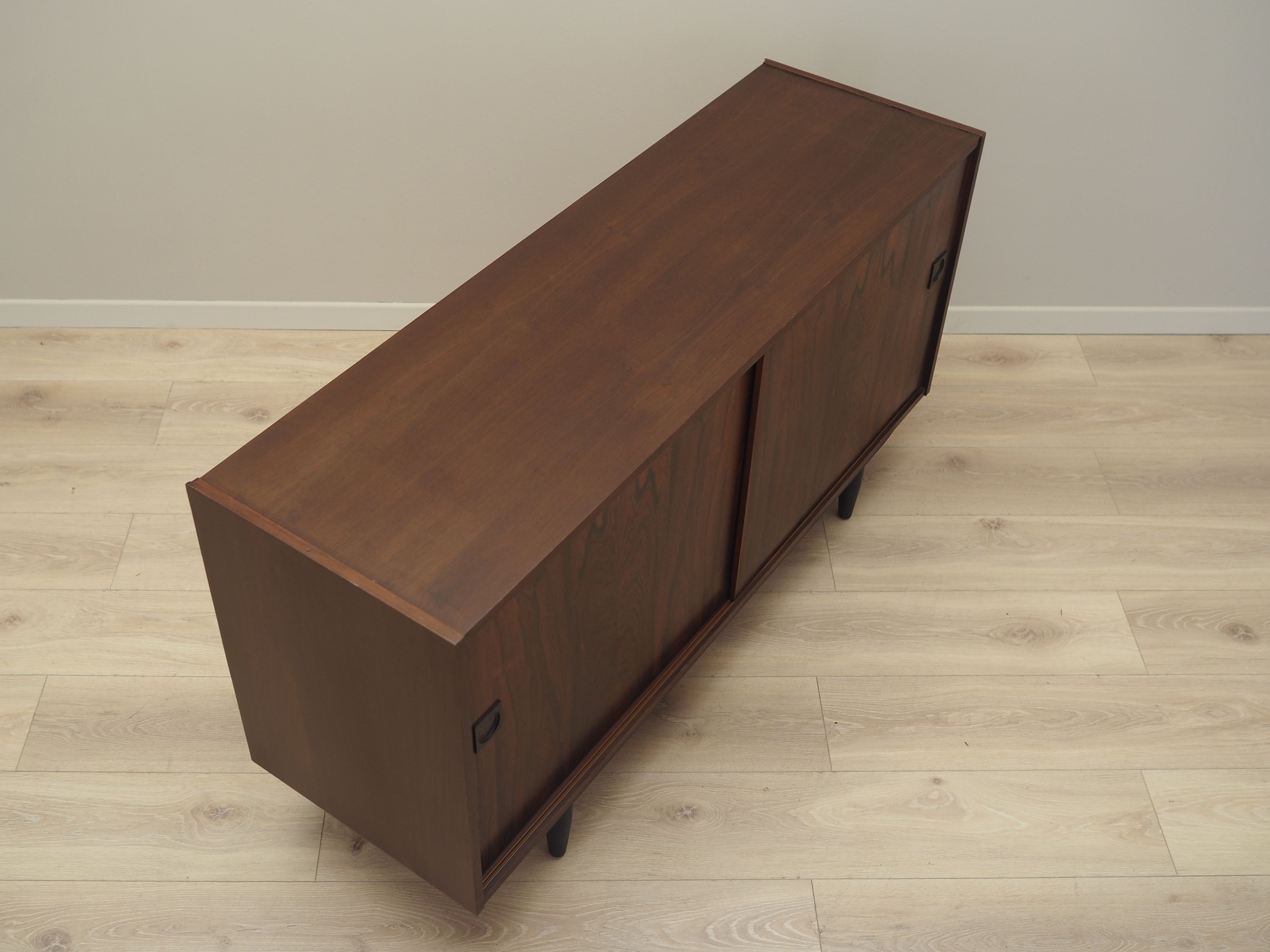 Rosewood_cabinet_Danish_design_1970s_manufacturer_Fars_M_belfabrik