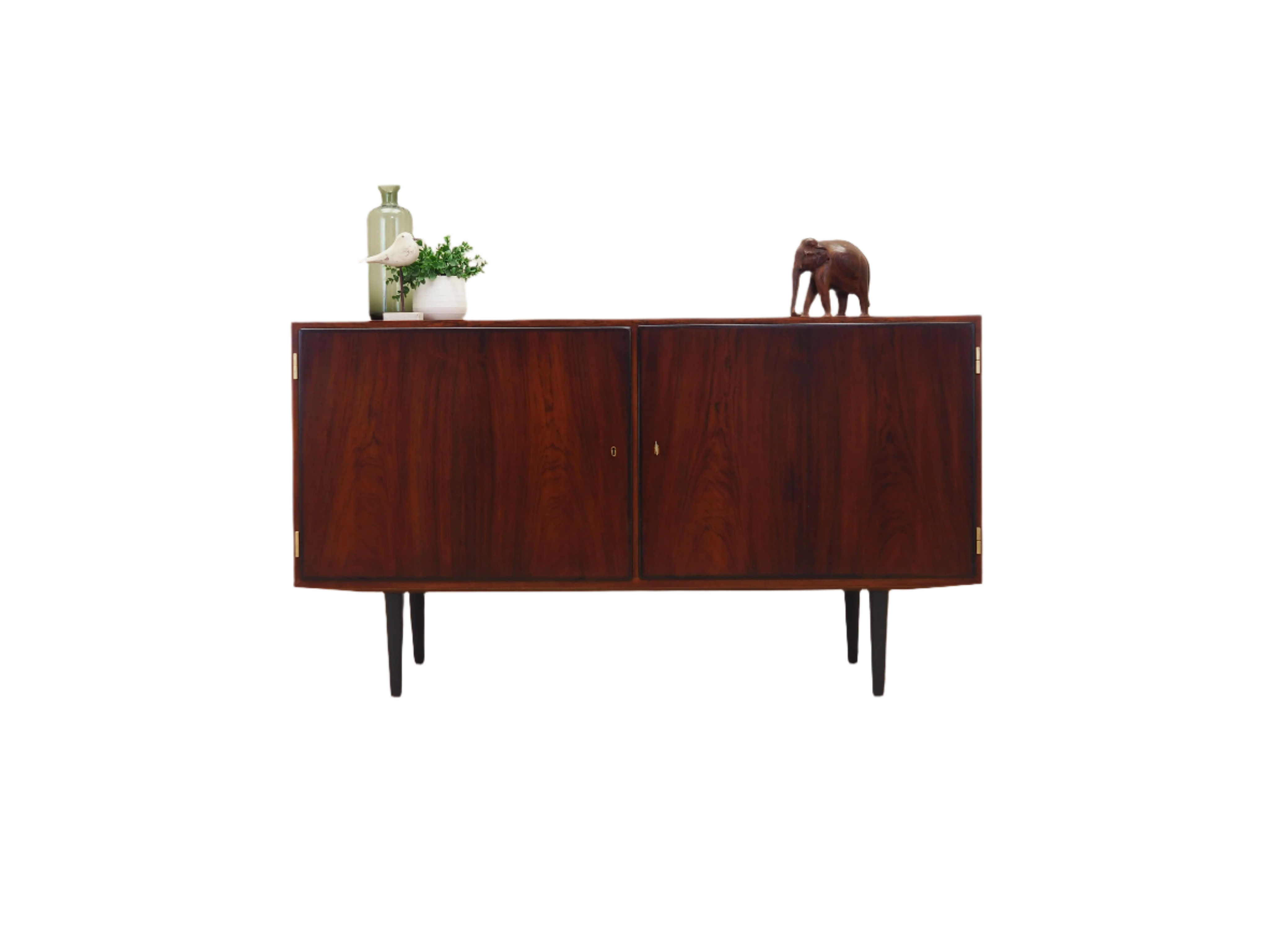 Rosewood_cabinet_in_Danish_design_1970s_designer_Carlo_Jensen_production_Hundevad