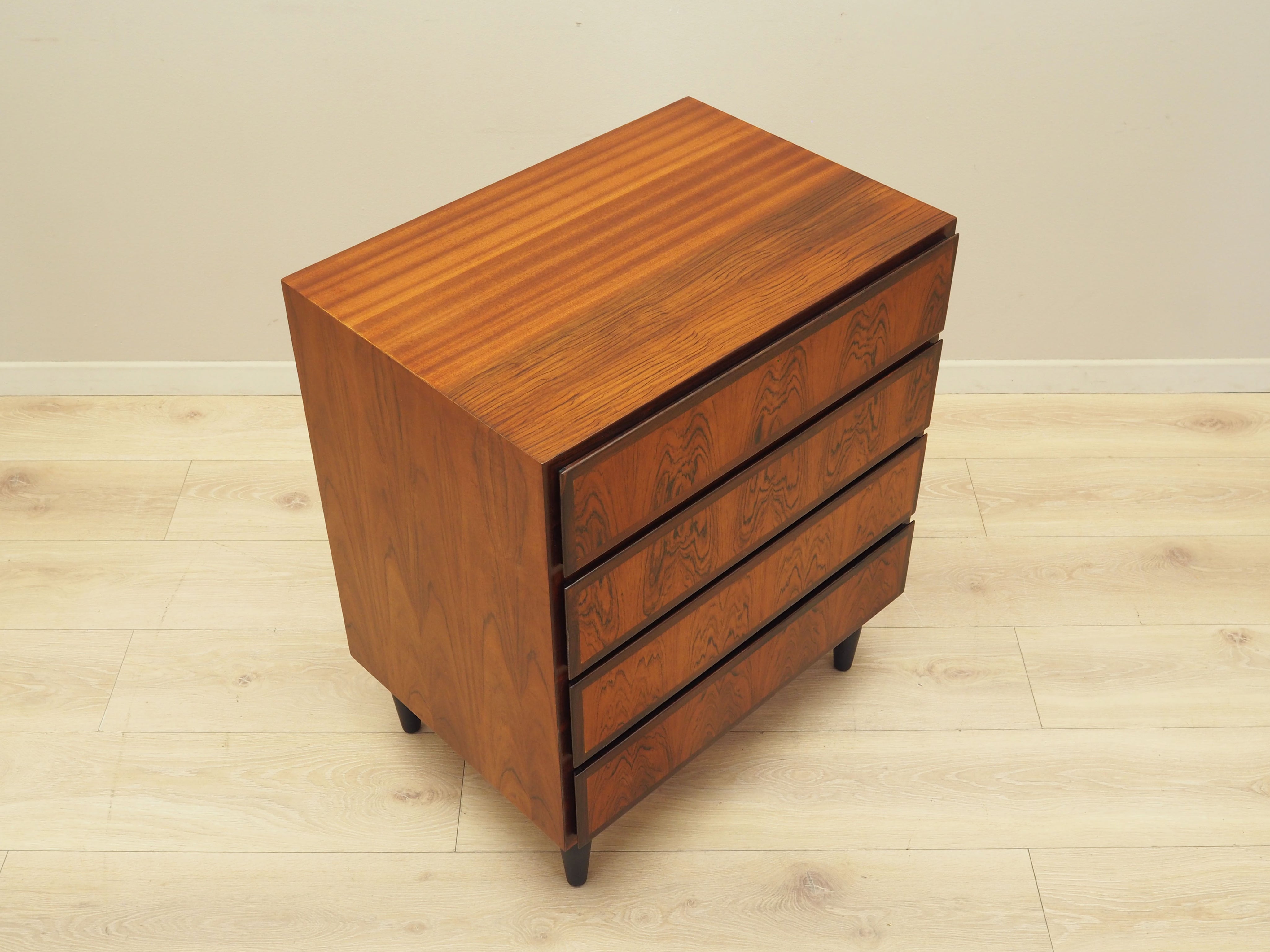 Rosewood_chest_of_drawers_Danish_design_1970s_manufacturer_Omann_Jun
