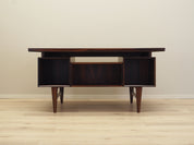 Rosewood_desk_Danish_design_1960s_production_Denmark