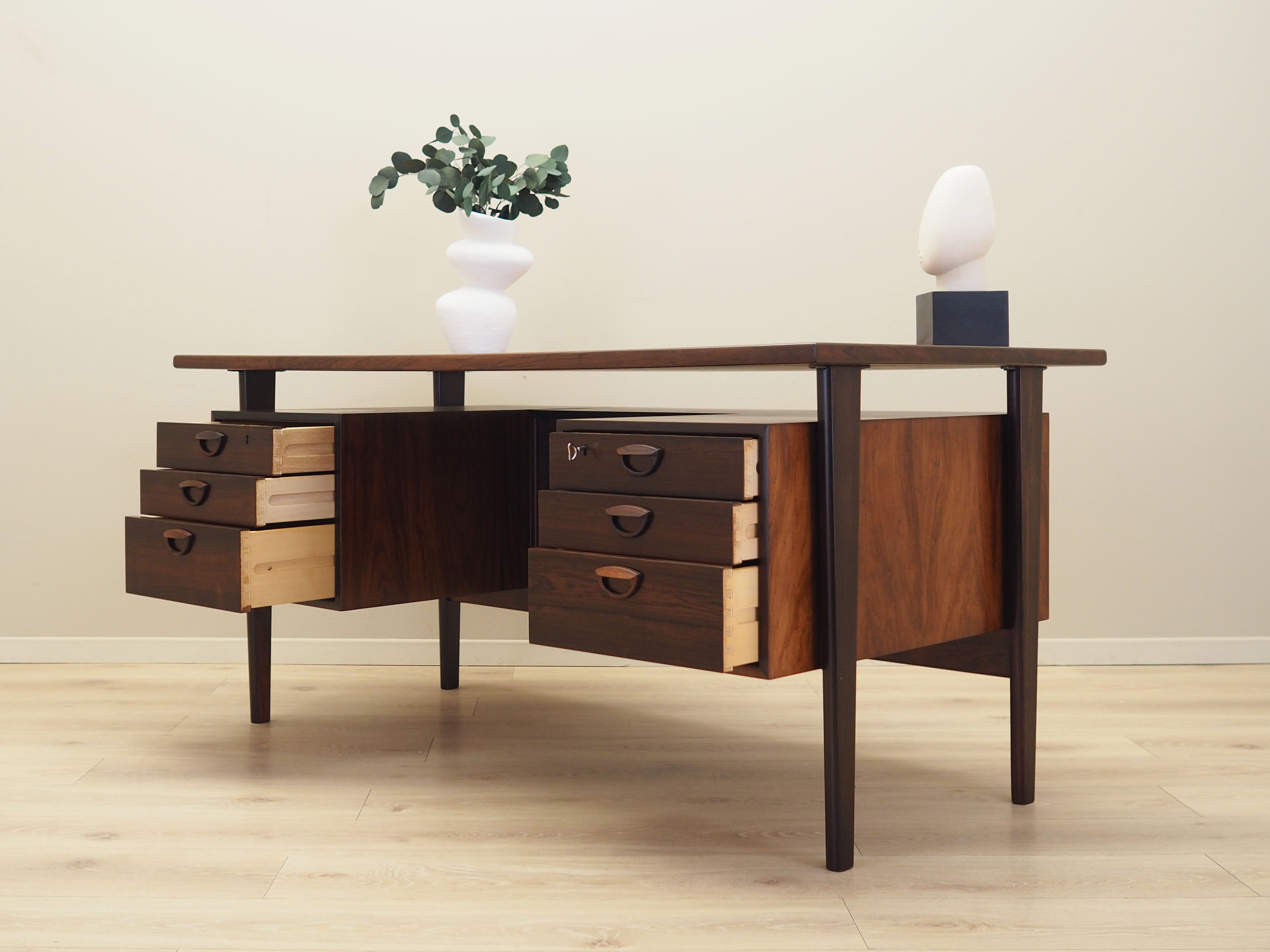 Rosewood_desk_Danish_design_1970s_designer_Kai_Kristiansen