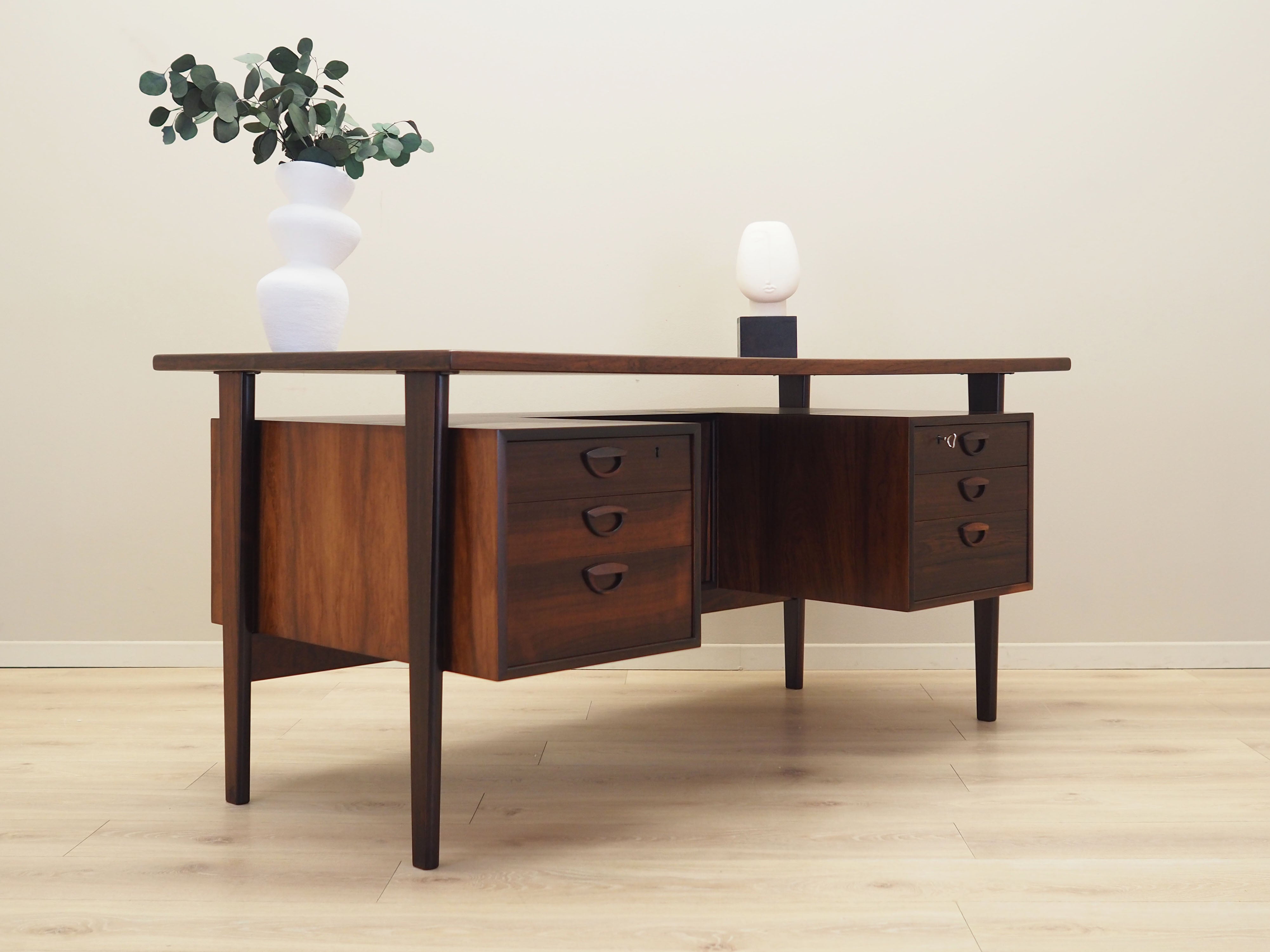 Rosewood_desk_Danish_design_1970s_designer_Kai_Kristiansen