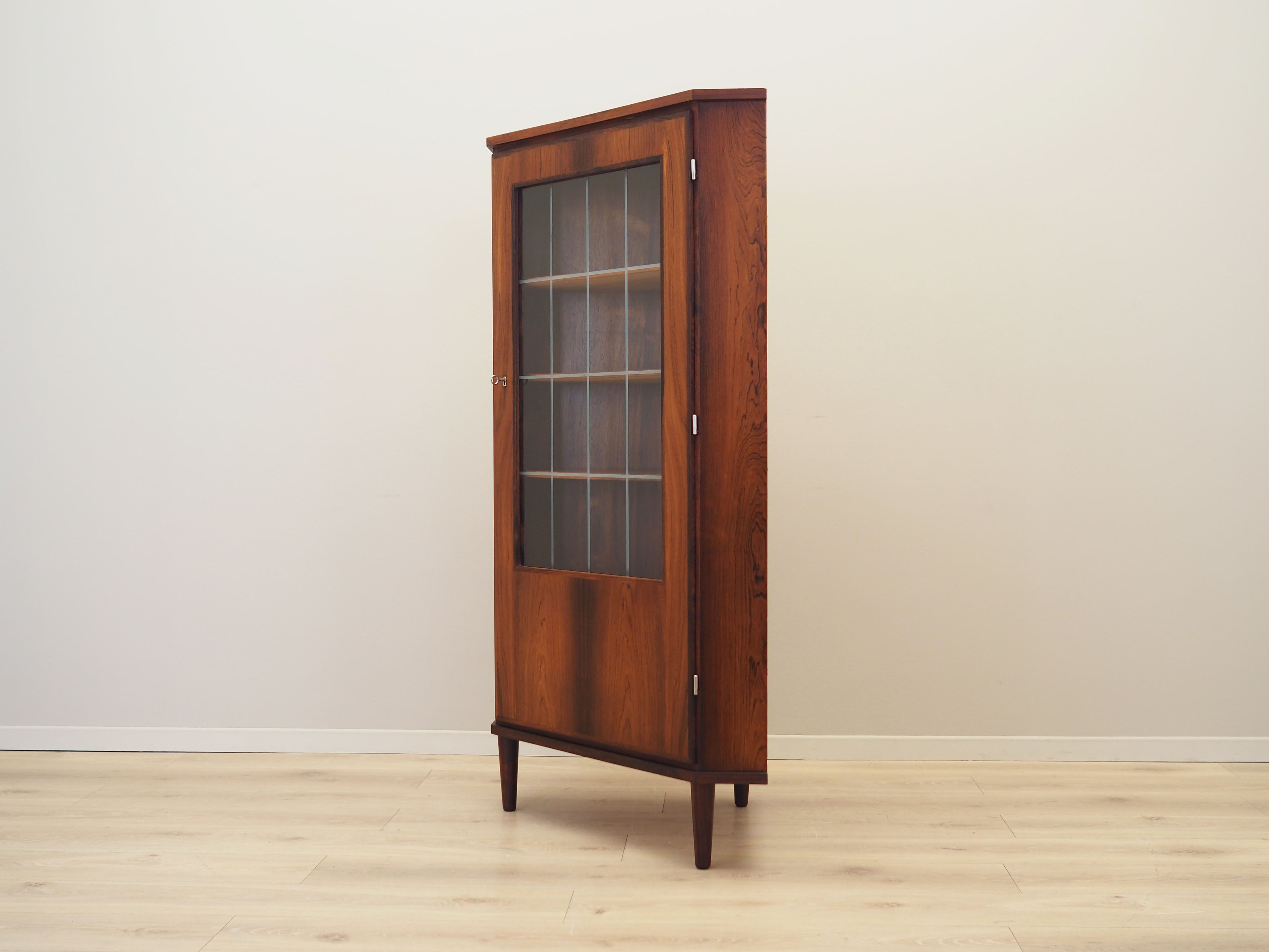 Rosewood_showcase_Danish_design_1970s_production_Denmark