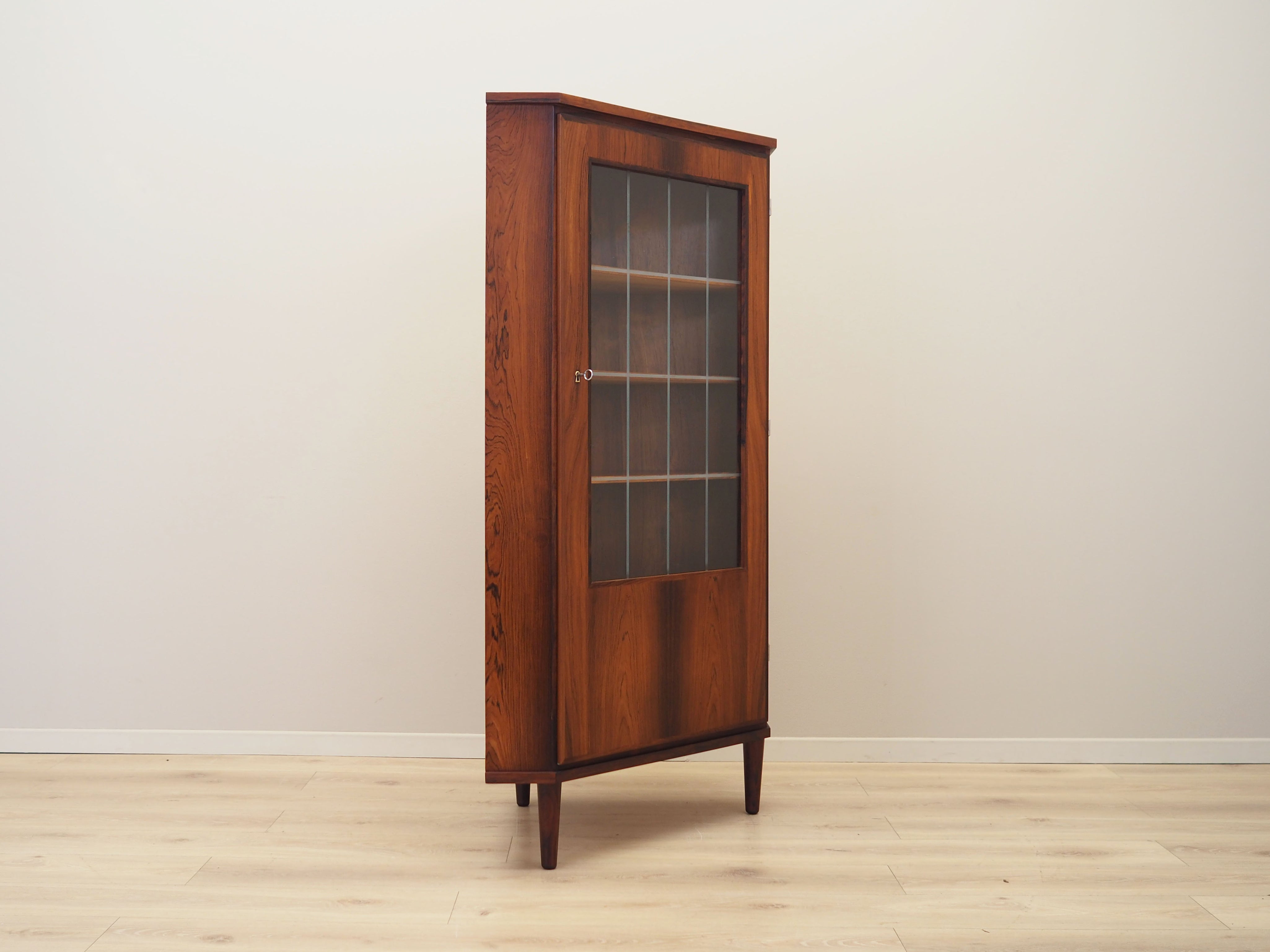 Rosewood_showcase_Danish_design_1970s_production_Denmark