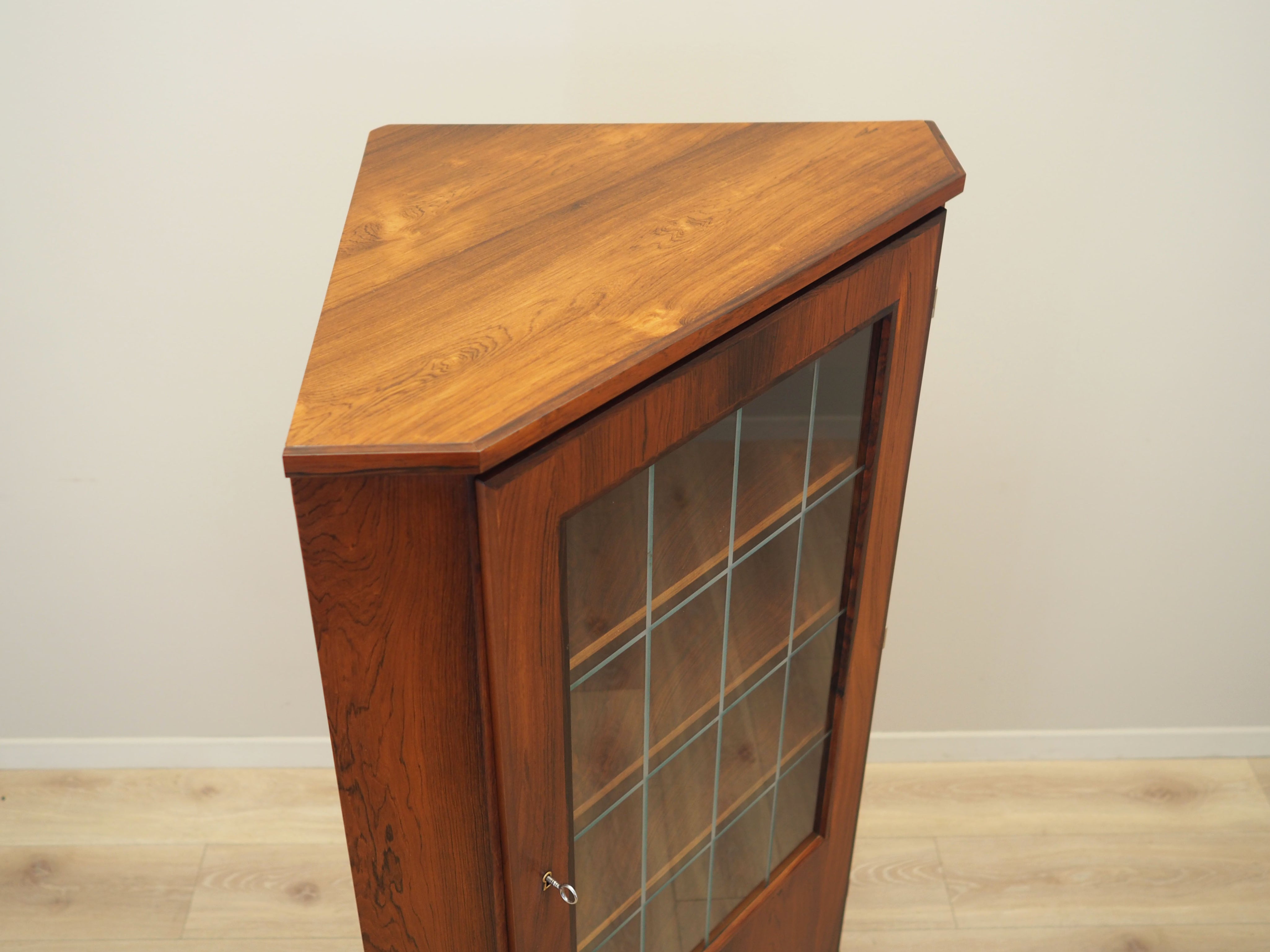 Rosewood_showcase_Danish_design_1970s_production_Denmark