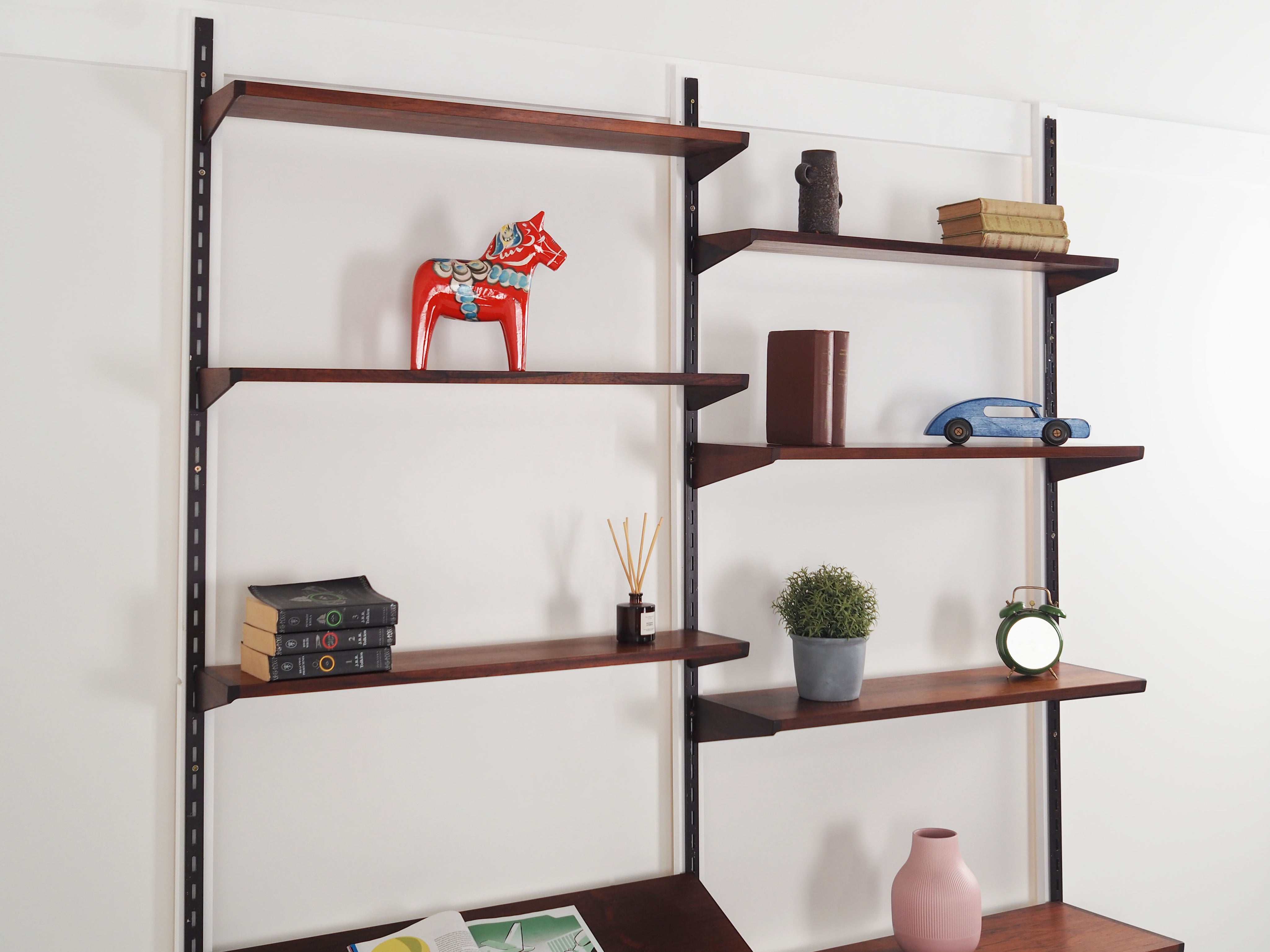 Rosewood_system_bookcase_Danish_design_1960s_designer_Kai_Kristiansen