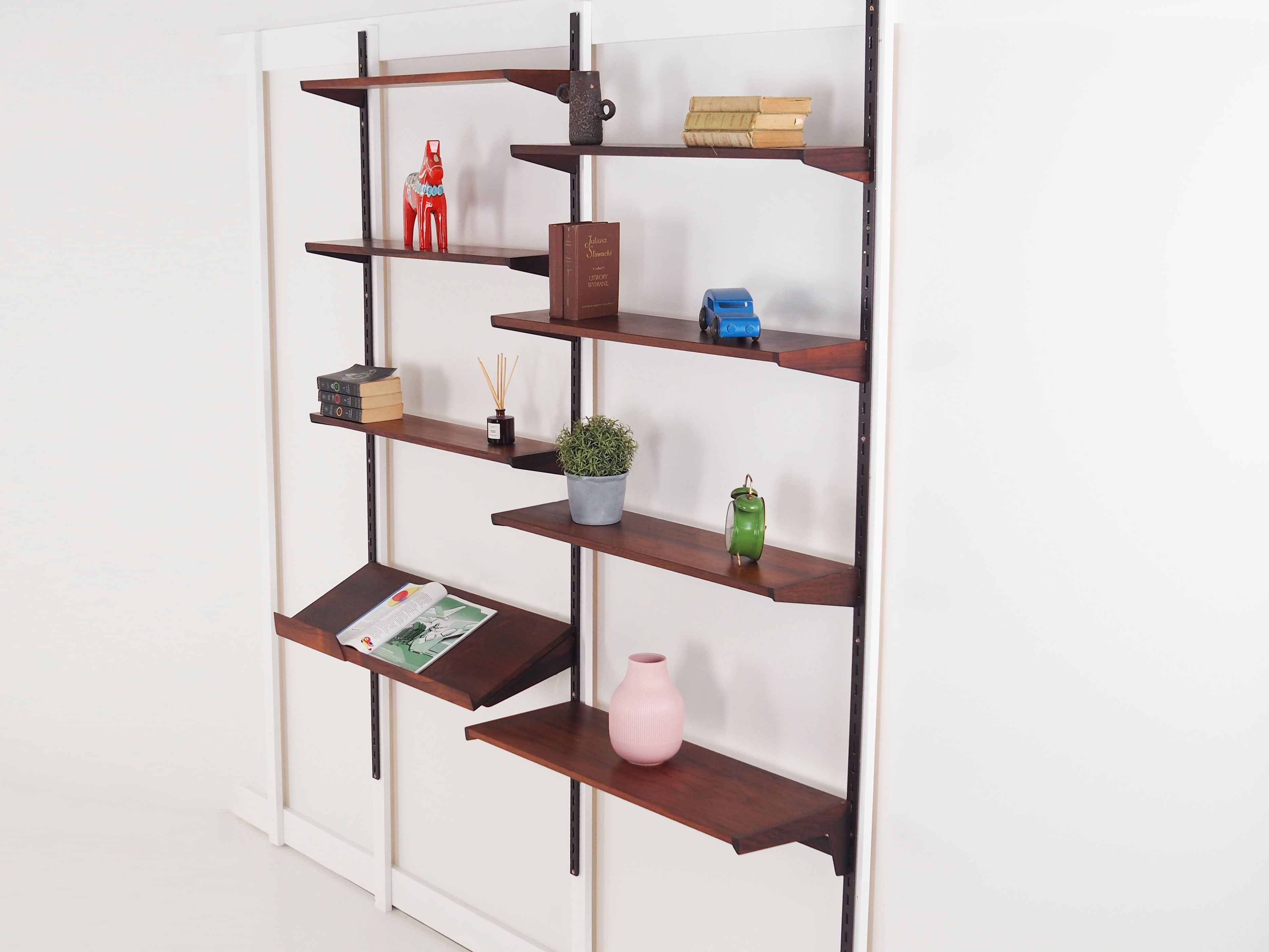 Rosewood_system_bookcase_Danish_design_1960s_designer_Kai_Kristiansen