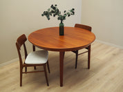 Round_teak_table_Danish_design_1960s_manufacturer_Gudme_M_belfabrik_designer_Ole_Hald