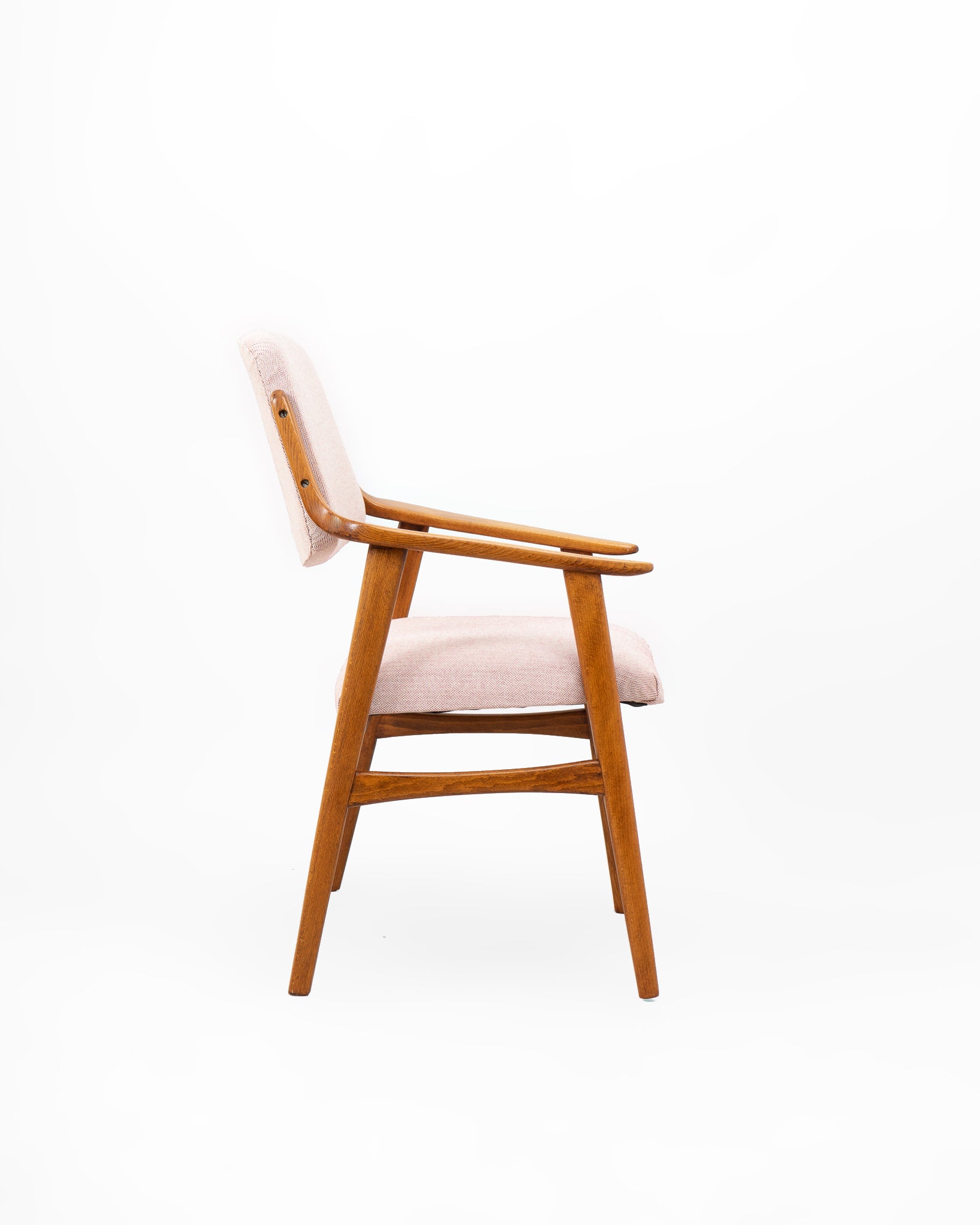 Scandinavian_Armchair