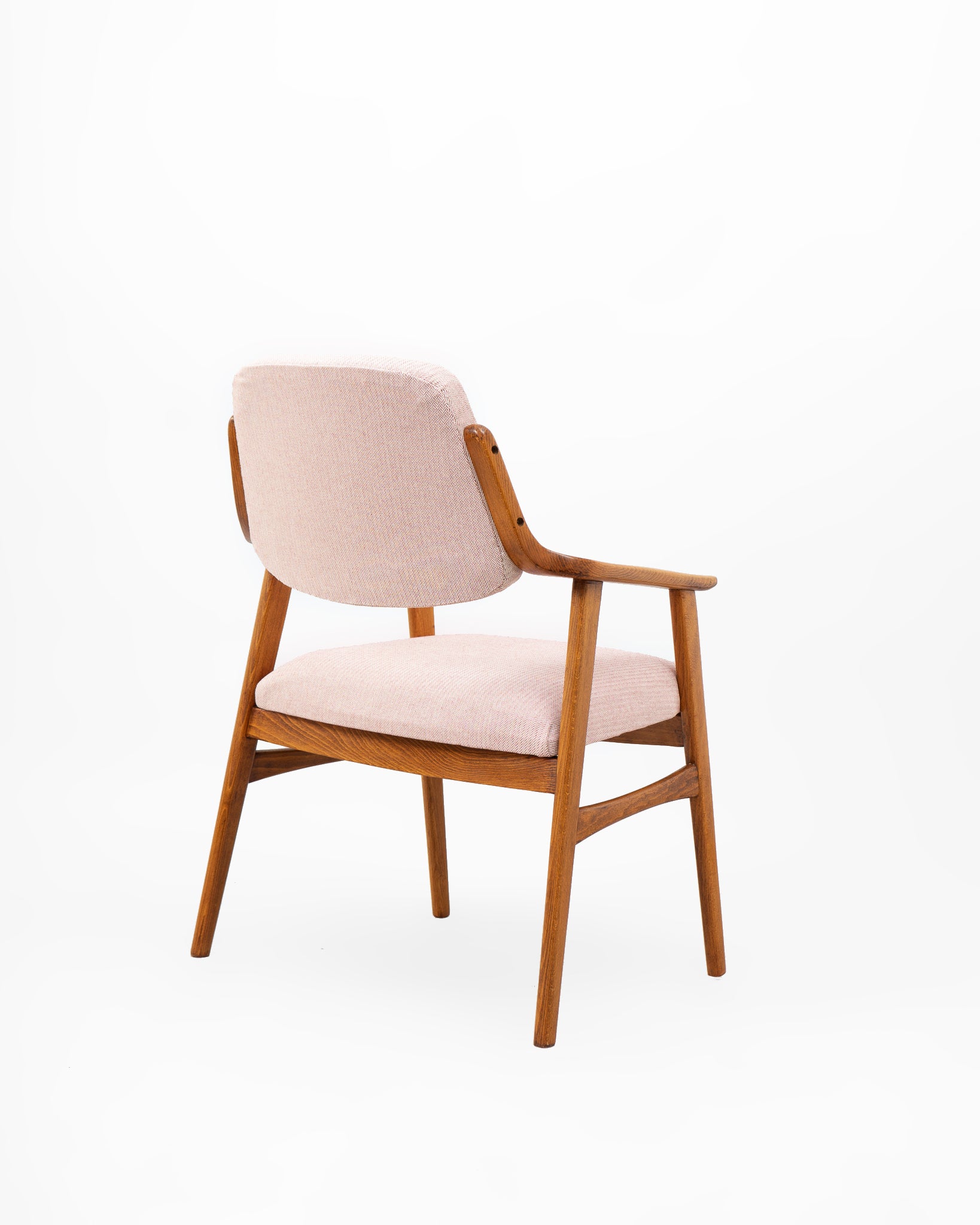 Scandinavian_Armchair