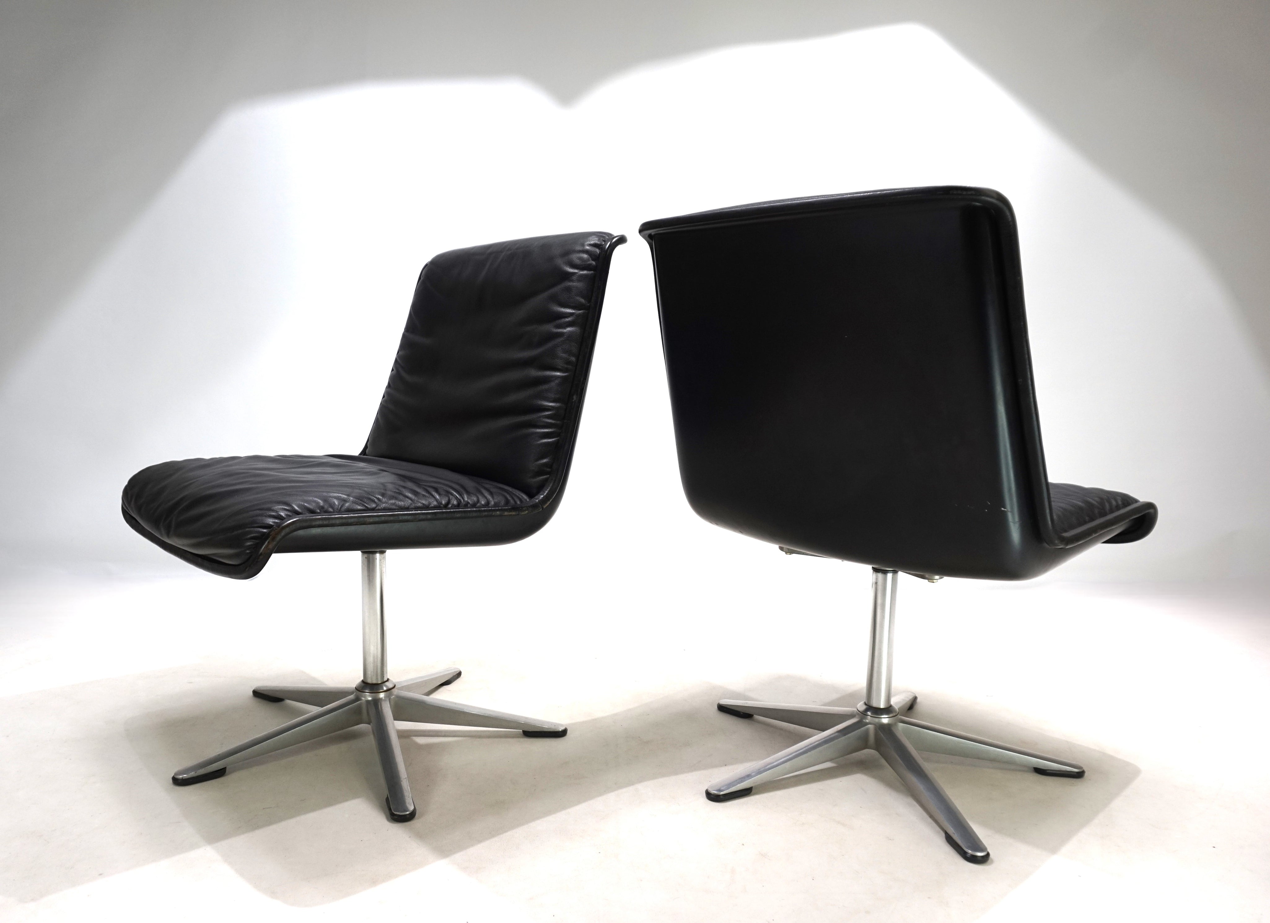 Set_of_2_Black_Wilhahn_Delta_leather_conference_or_dining_chairs_by_Delta_1960