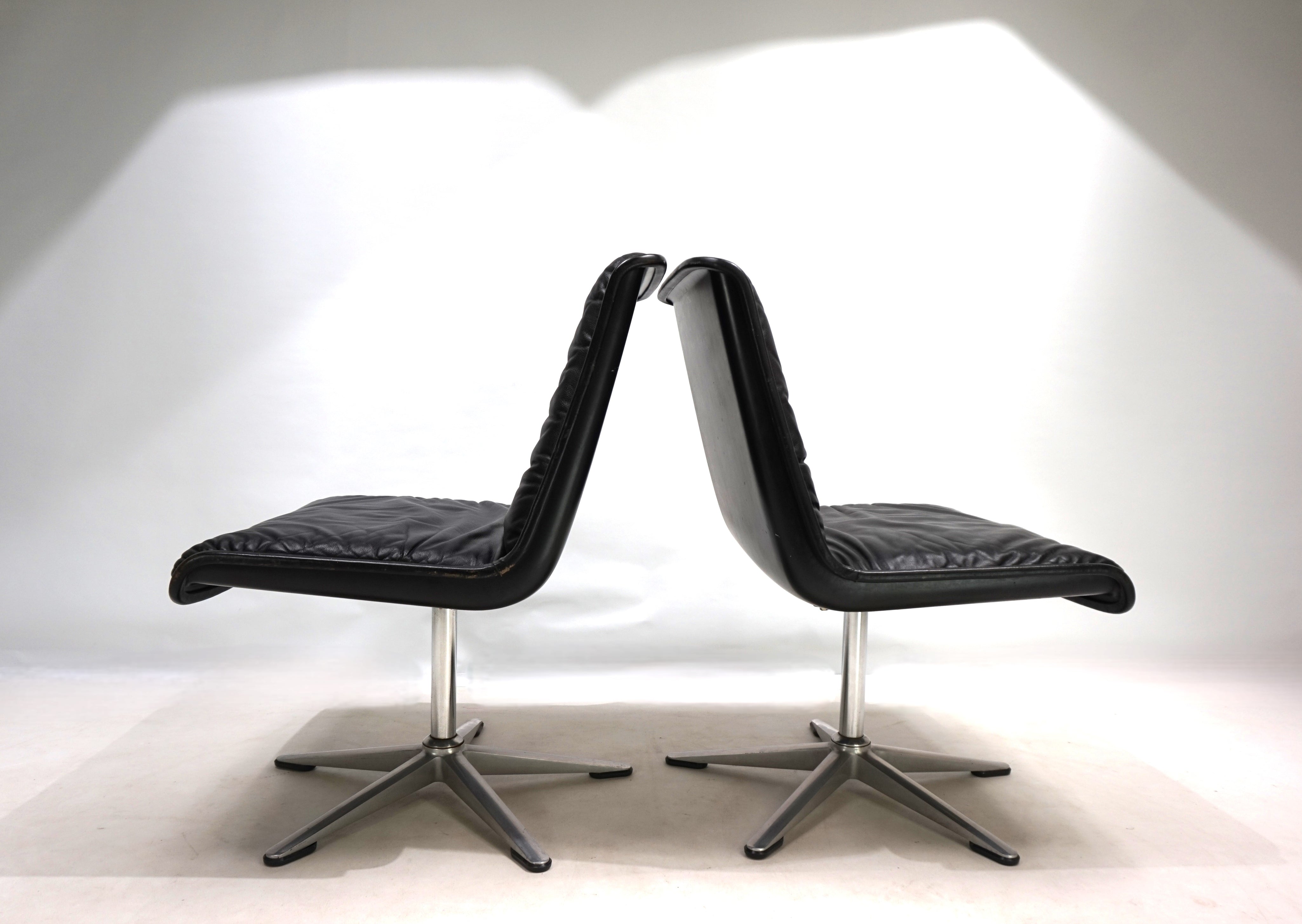 Set_of_2_Black_Wilhahn_Delta_leather_conference_or_dining_chairs_by_Delta_1960