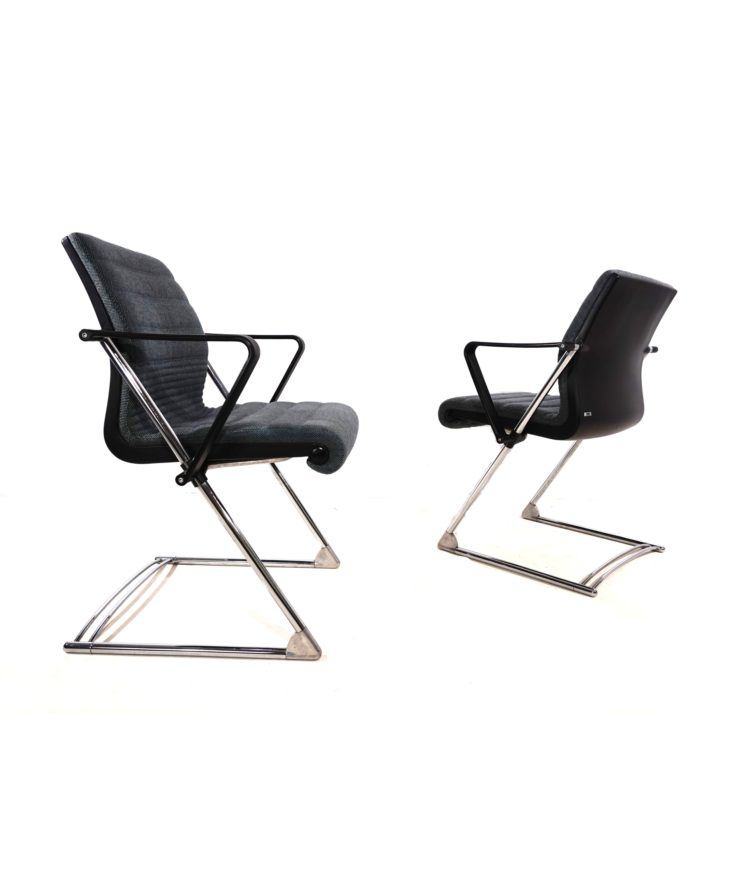 Set_of_2_Drabert_Z_conference_dining_room_chairs_by_Prof._Hans_Ullrich_Bitsch